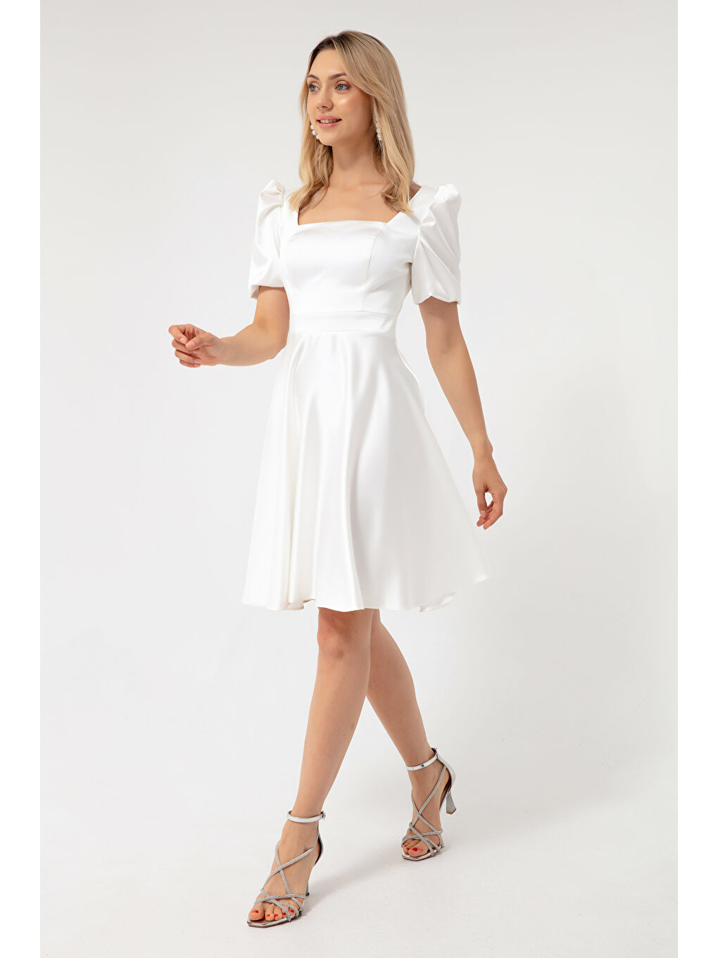 Kadın Beyaz Balon Kol Kloş Kesim Midi Saten Abiye Elbise-1