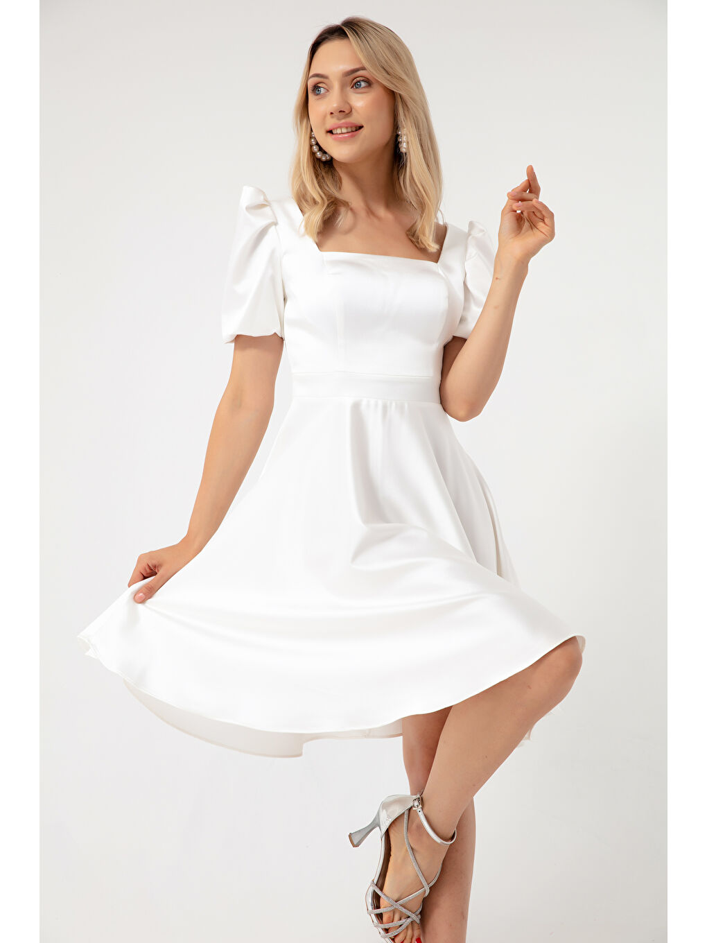 Kadın Beyaz Balon Kol Kloş Kesim Midi Saten Abiye Elbise-2