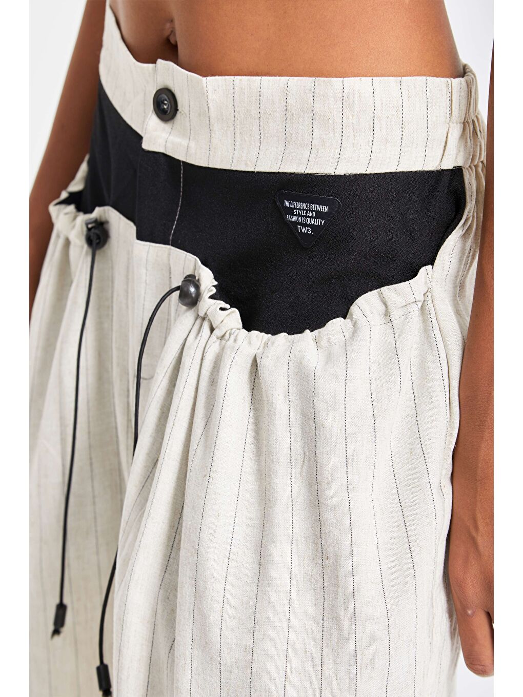 Kadın Bej Çizgili Renk Bol Kesim Özel Tasarım Binici Pantolon-1