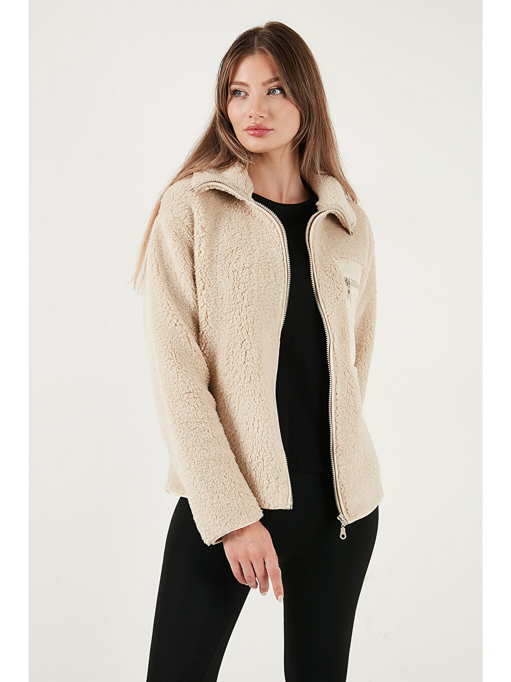 Kahverengi Regular Fit Klasik Yaka Göğüs Cep Detaylı Pelüş Kadın Hırka Polar 5866437-2