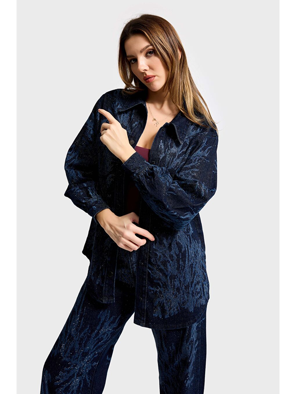 Mavi Kadın Koyu Jean Rengi 9s6-5 Oversize Parlak Taş Desen Detaylı Özel Tasarım Denim Ceket-3