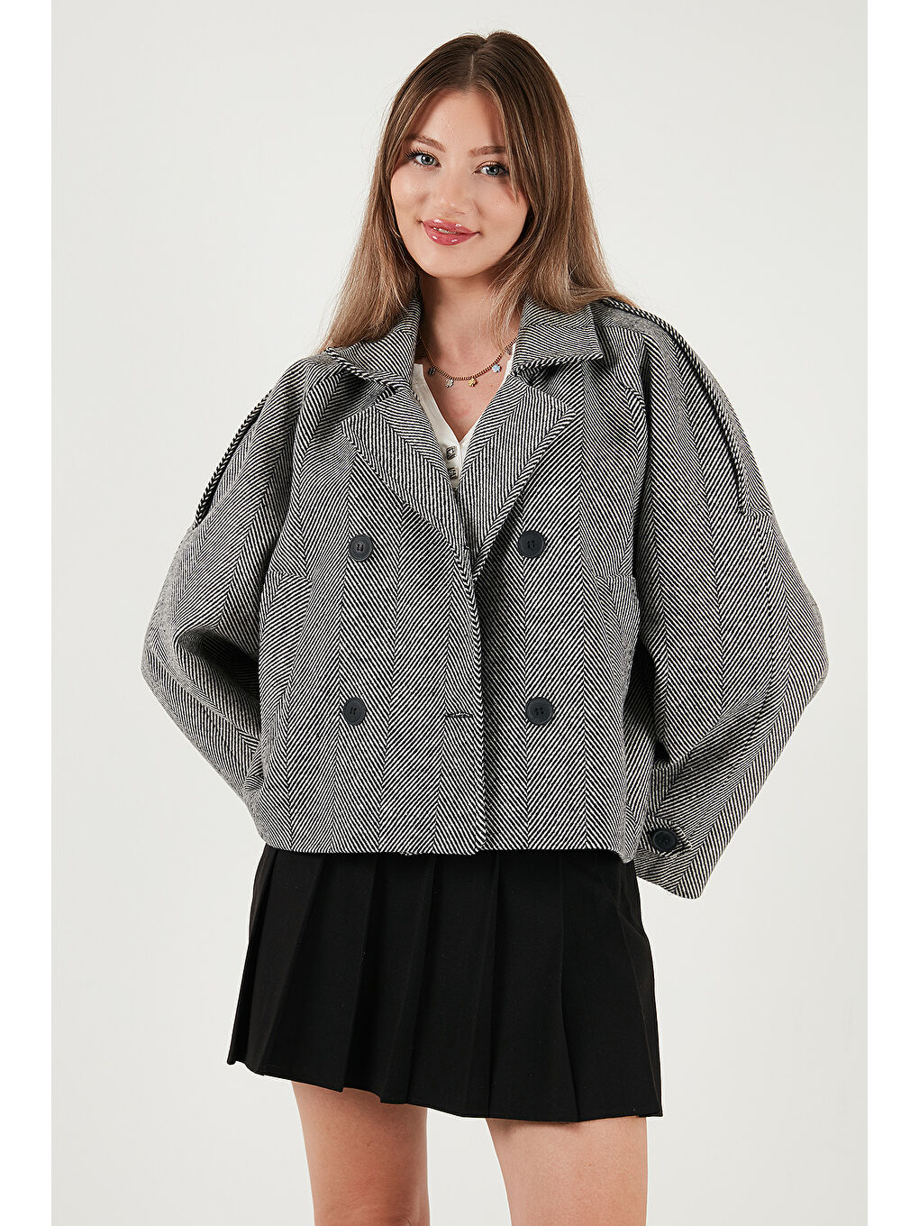 Siyah Balıksırtı Pamuklu Regular Fit Kruvaze Yaka Astarlı Kaşe Kadın Ceket Mont 6524981-3