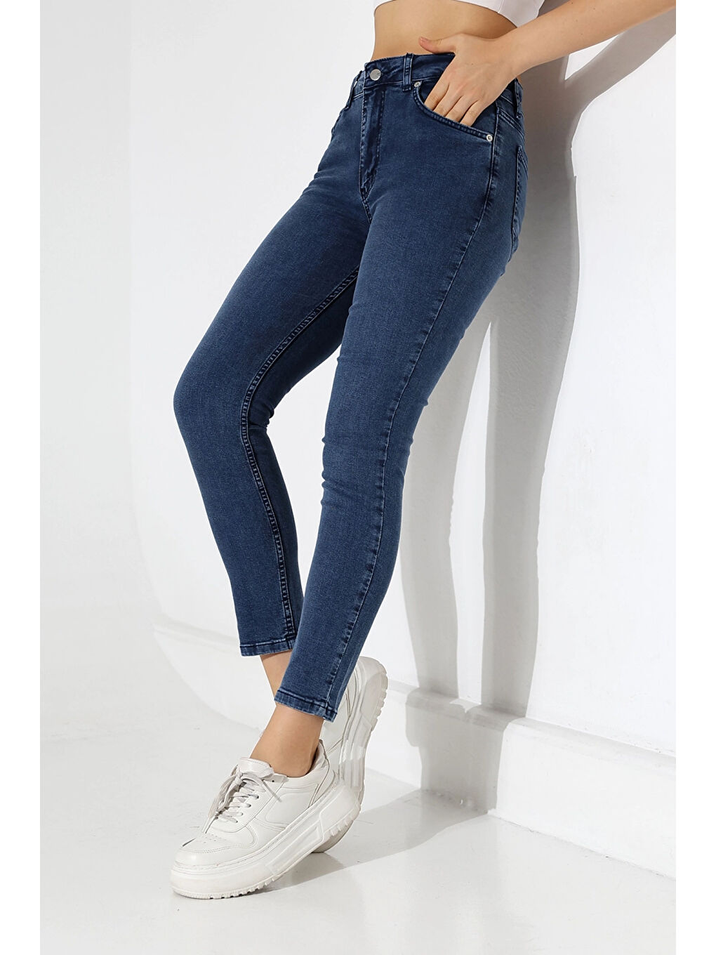Lacivert Toparlayıcı Yüksek Bel Dar Paça Jean-3