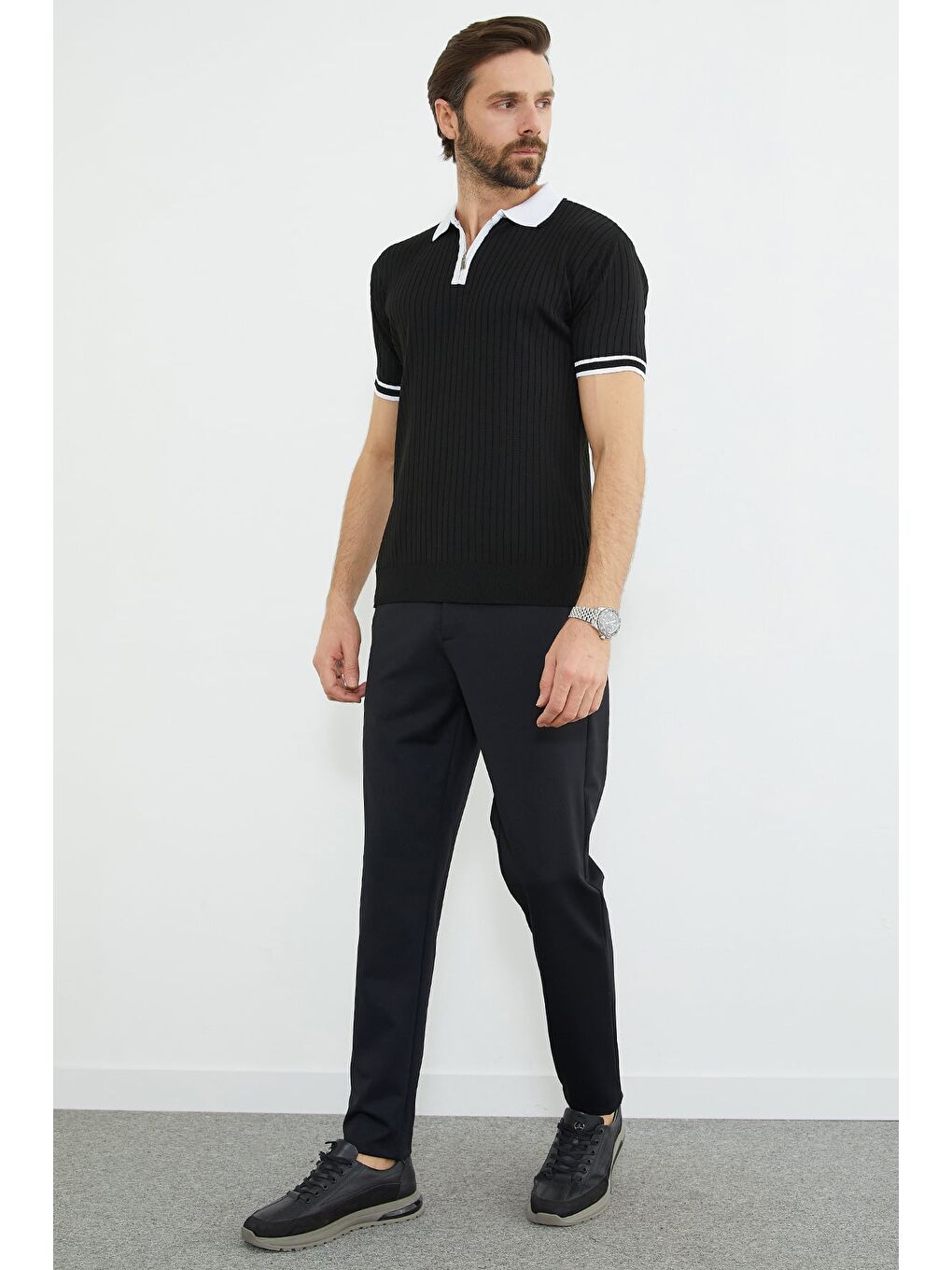 Siyah Yarım Fermuarlı Fitilli Triko Tişört-2