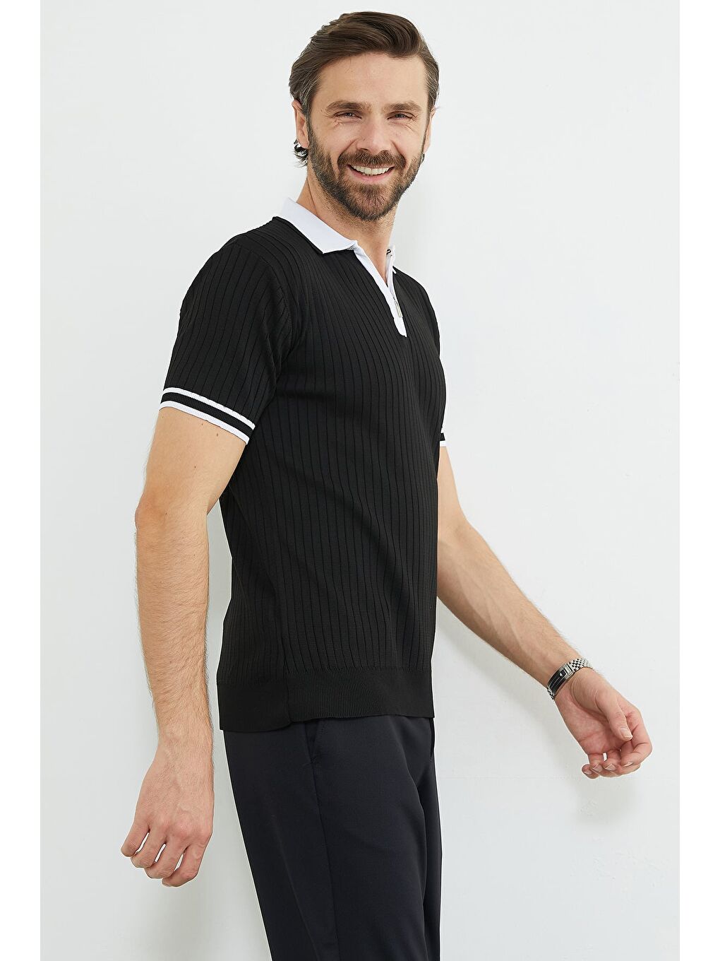 Siyah Yarım Fermuarlı Fitilli Triko Tişört-3