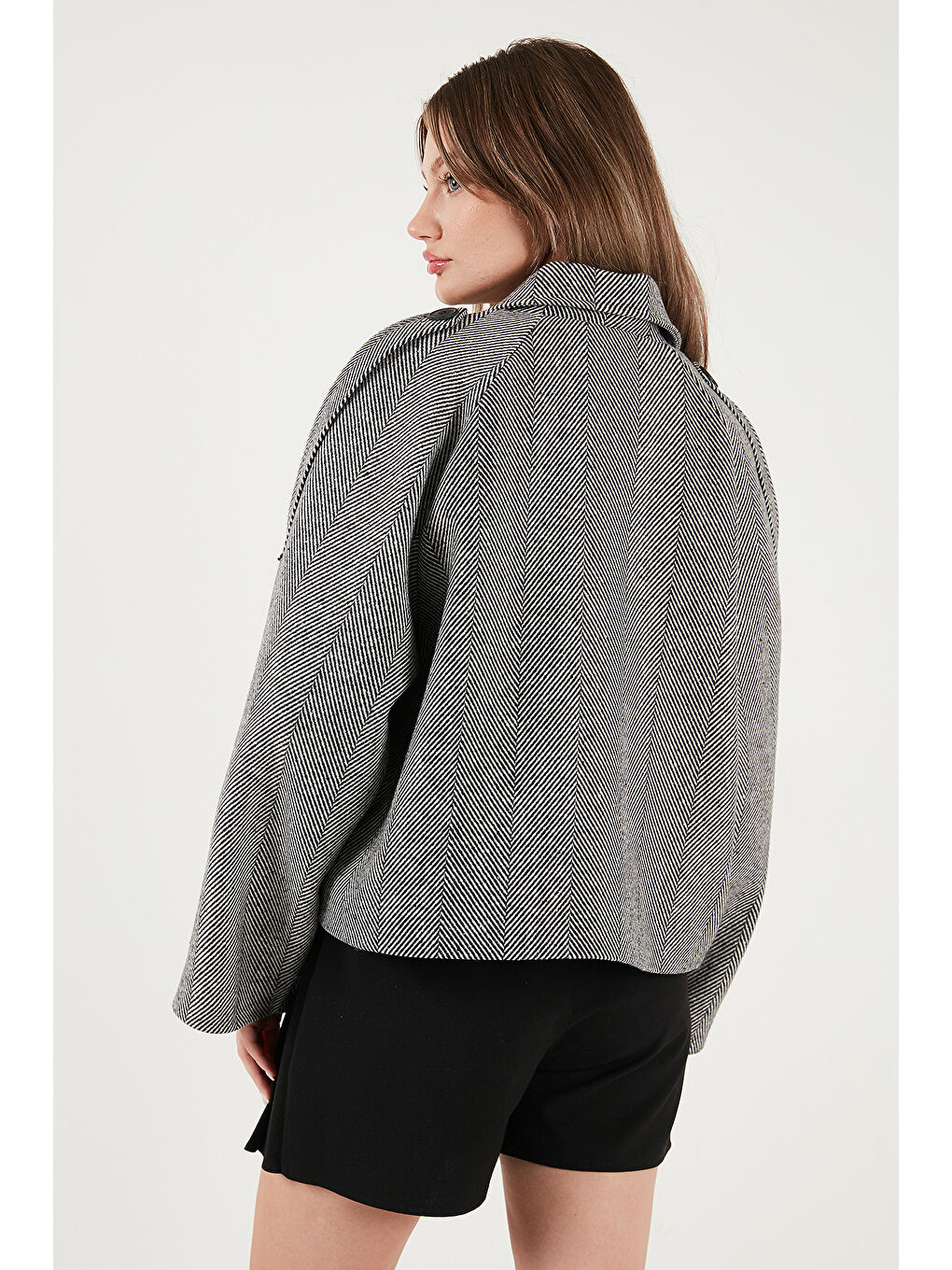 Siyah Balıksırtı Pamuklu Regular Fit Kruvaze Yaka Astarlı Kaşe Kadın Ceket Mont 6524981-6