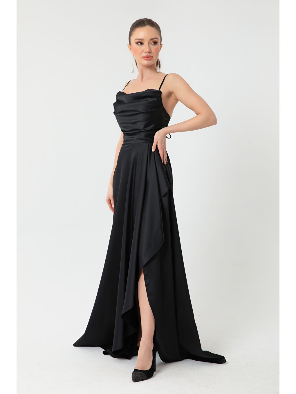 Kadın Siyah Volanlı Yırtmaçlı Saten Abiye & Mezuniyet Elbisesi-2