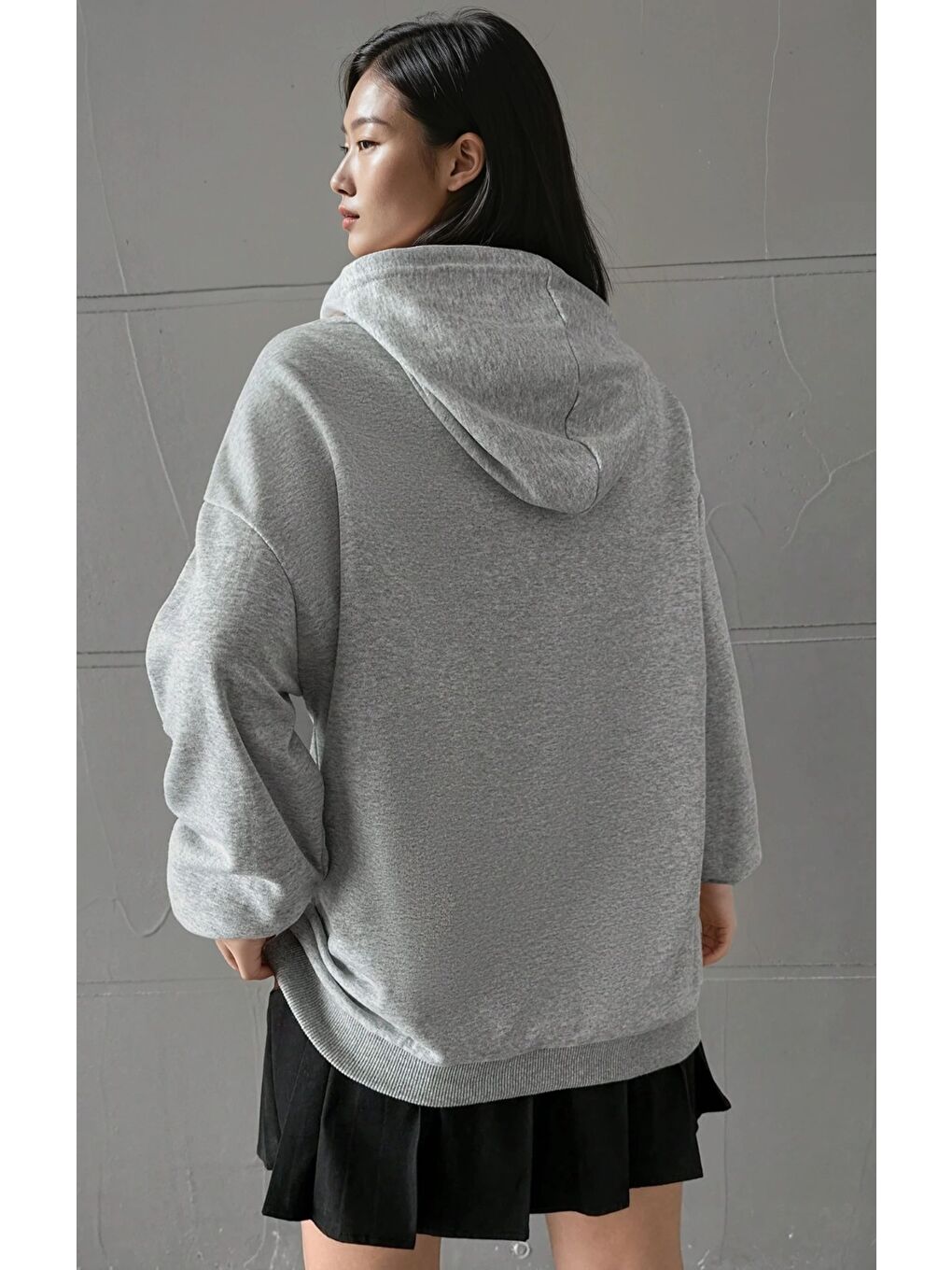 Harf Baskılı Gri Kapüşonlu Üç İplik Kadın Sweatshirt-1