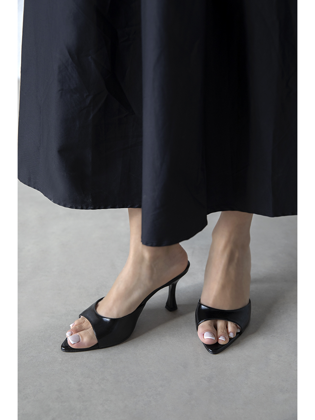 Franco Kadın Topuklu Kırışık Deri Siyah Topuklu Terlik-2