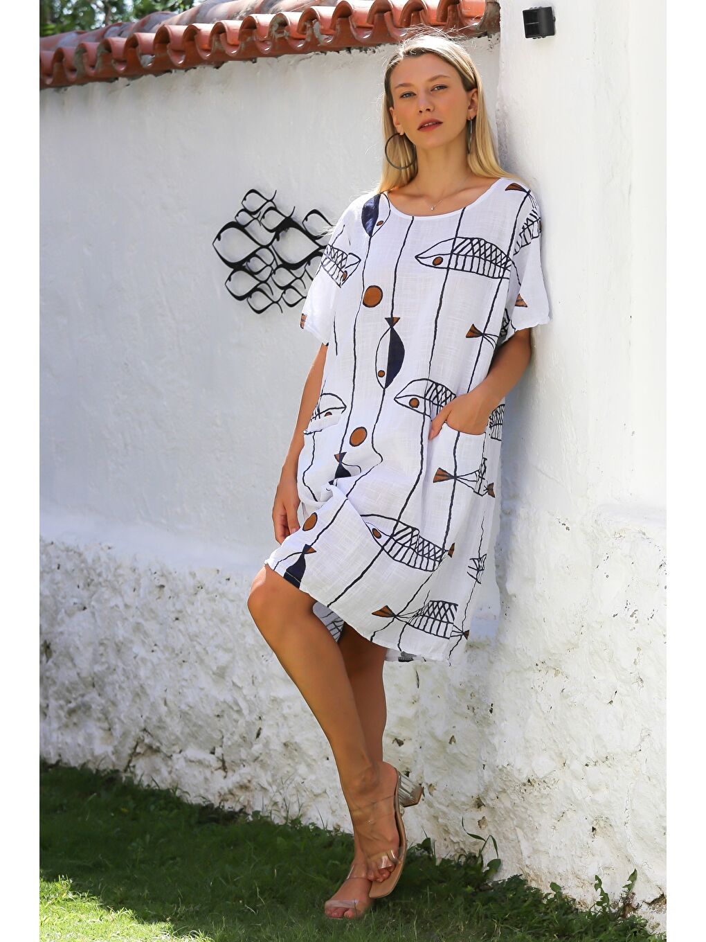 İtalyan Beyaz Yuvarlak Yaka Kısa Kol Balık Desenli Keten Dokuma Casual Elbise-3