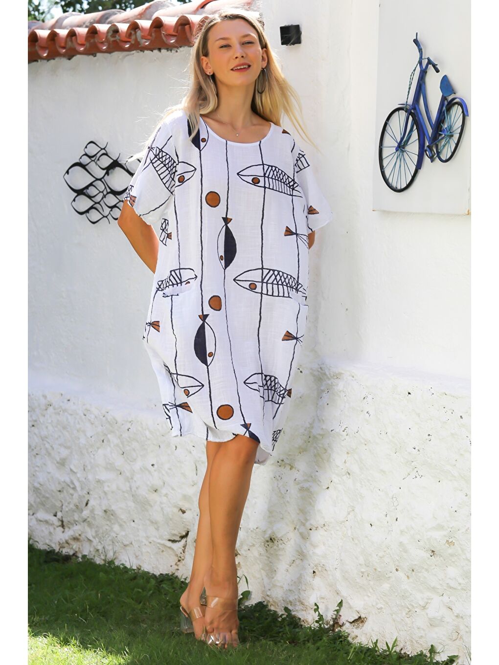 İtalyan Beyaz Yuvarlak Yaka Kısa Kol Balık Desenli Keten Dokuma Casual Elbise-4
