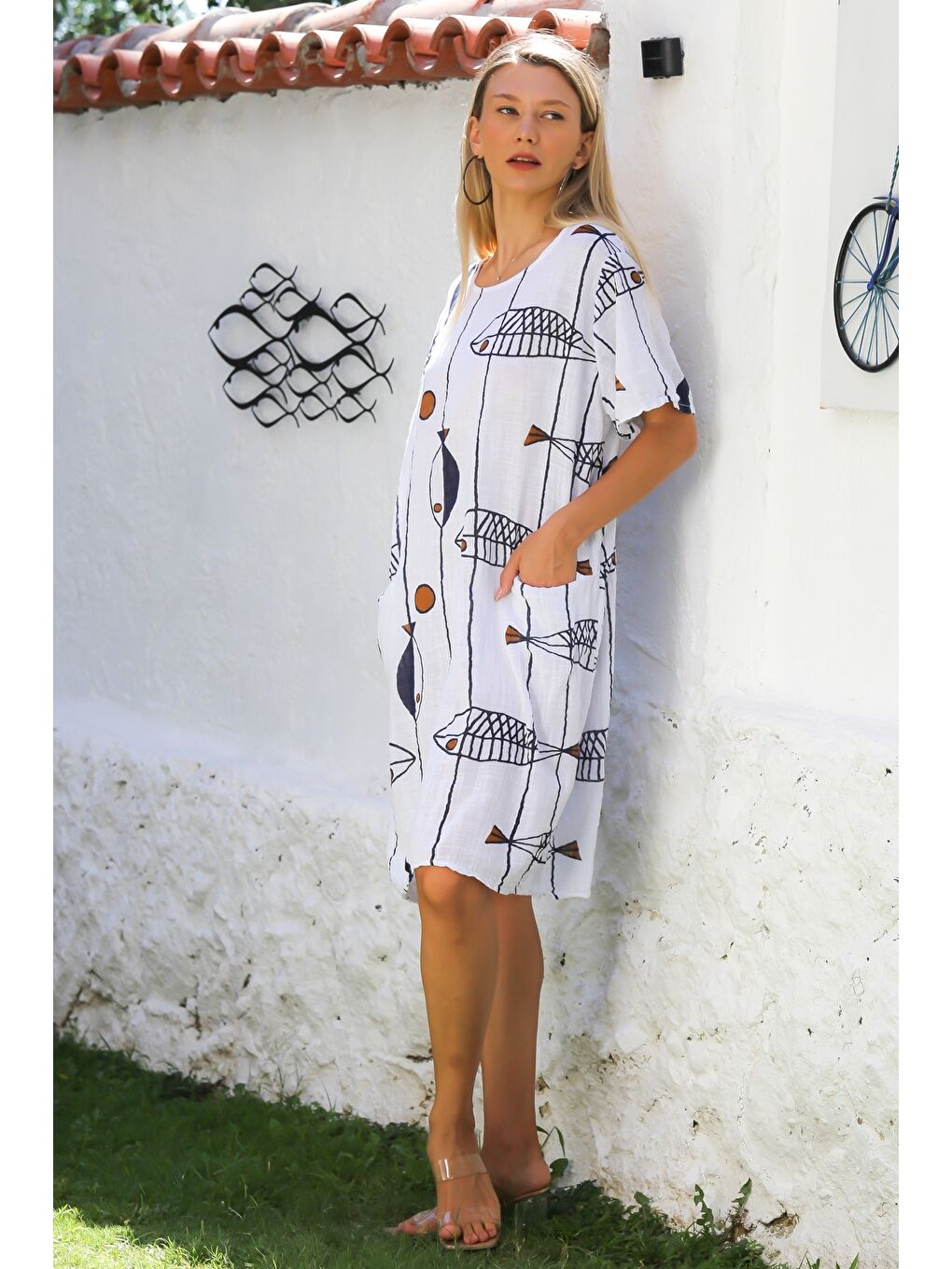 İtalyan Beyaz Yuvarlak Yaka Kısa Kol Balık Desenli Keten Dokuma Casual Elbise-5