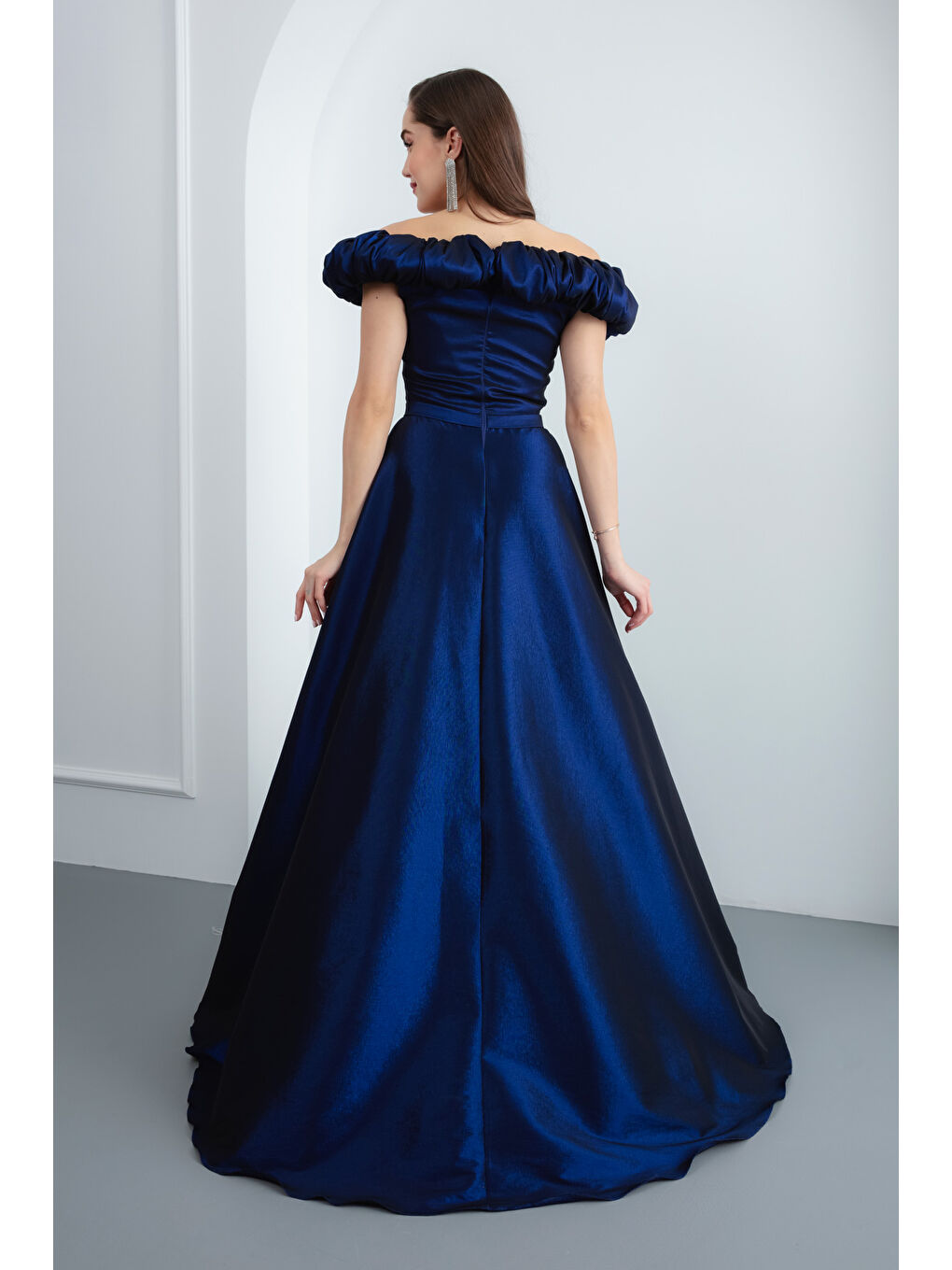 Kadın Lacivert Kayık Yaka Kloş Kesim Uzun Abiye Elbise-4
