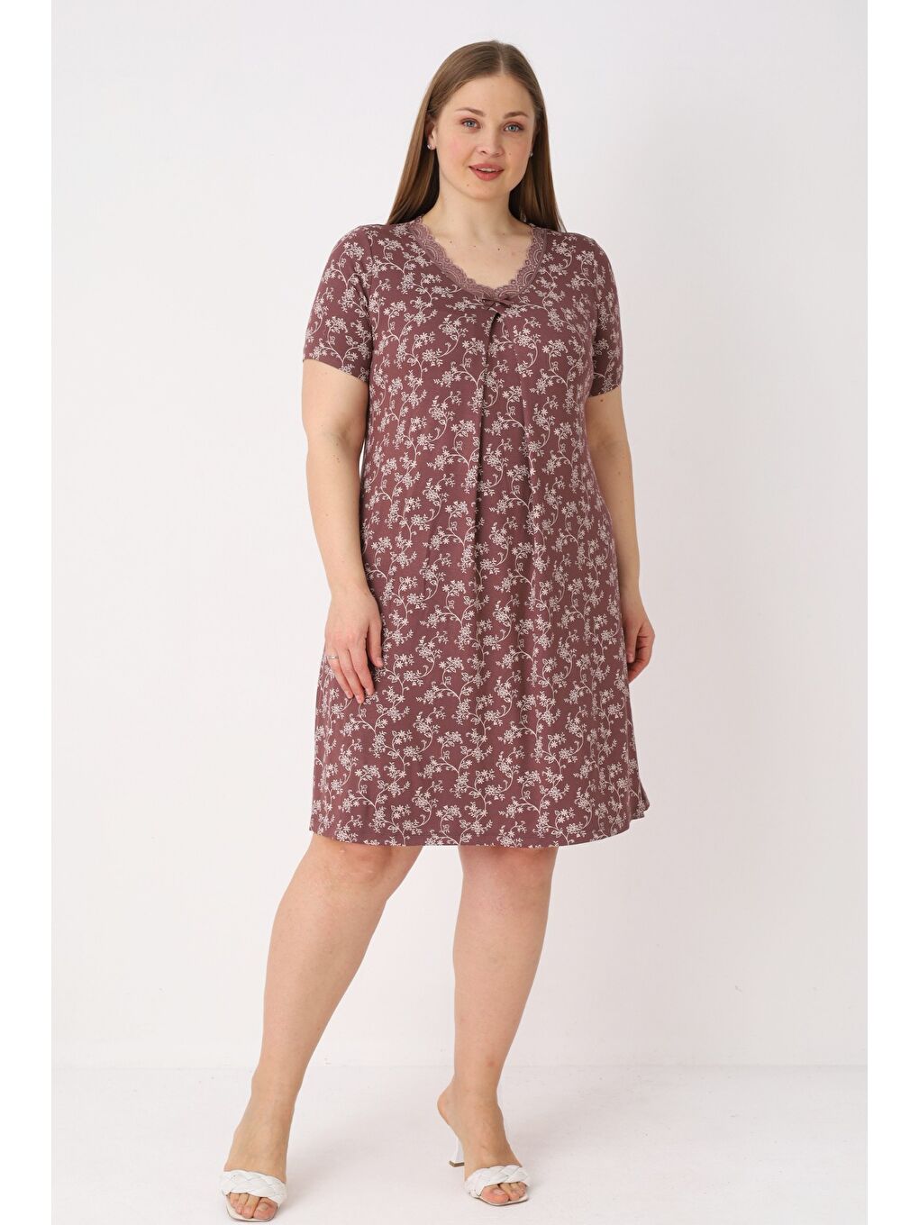Kadın Büyük Beden Kahverengi Desenli Elastanlı Dantelli Kısa Kollu Gecelik-1