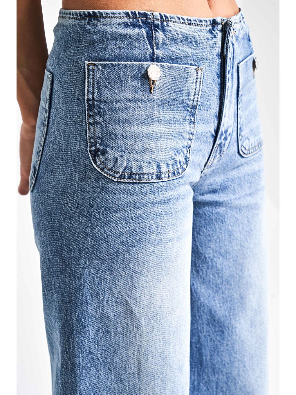 Kadın Mavi Renk 4S5-67 Önden Cepli Orta Bel Bol Paça Denim Jean-2