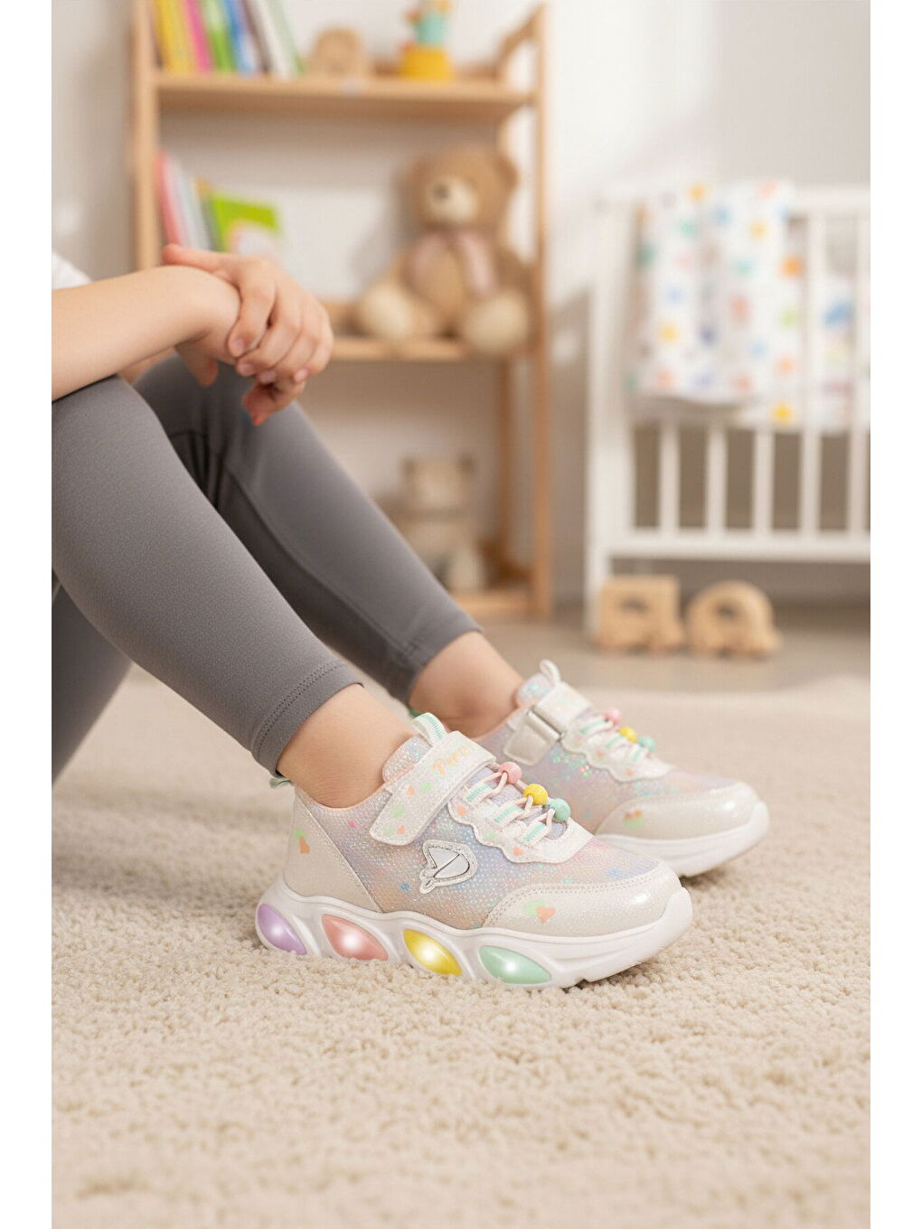 Beyaz Cırtlı Işıklı Hafif Kız Çocuk Spor Ayakkabı 1998 P-3