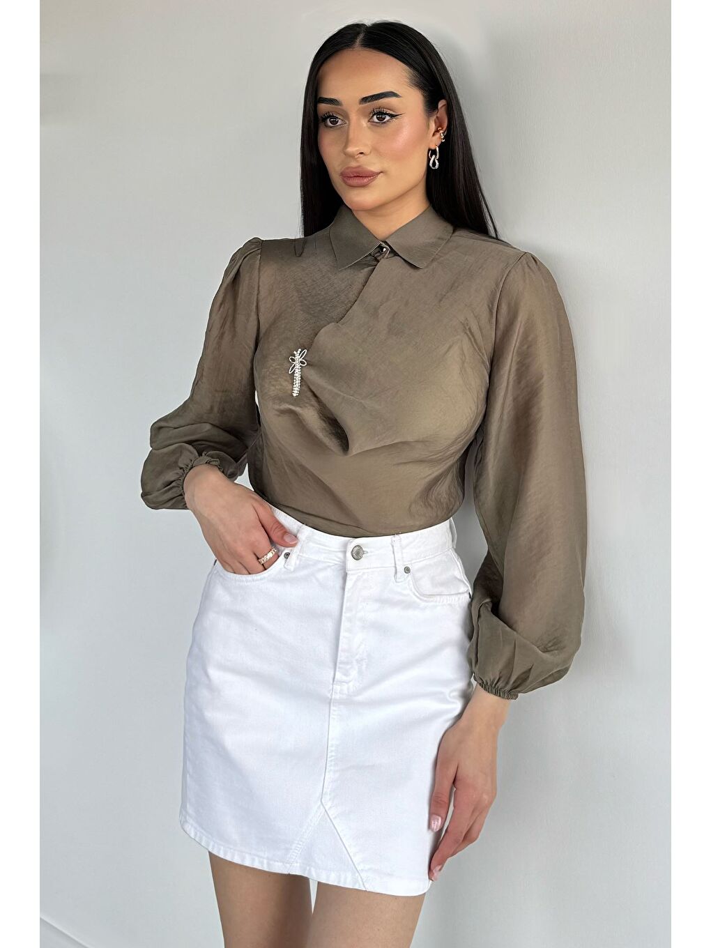 Haki Kadın Degaje Yaka Broş Detaylı Bluz