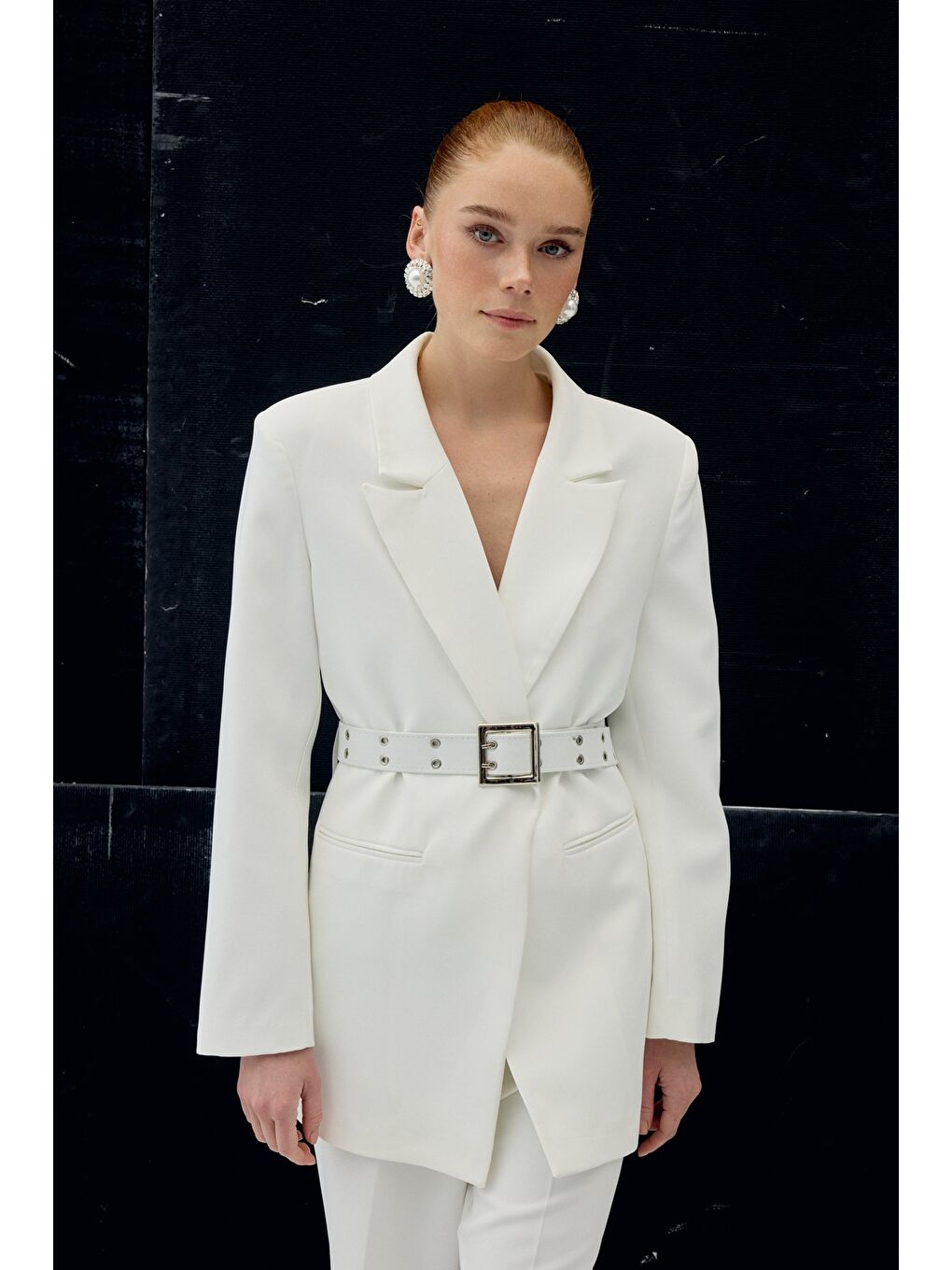 Kemer Detaylı Ceket - Ekru-3