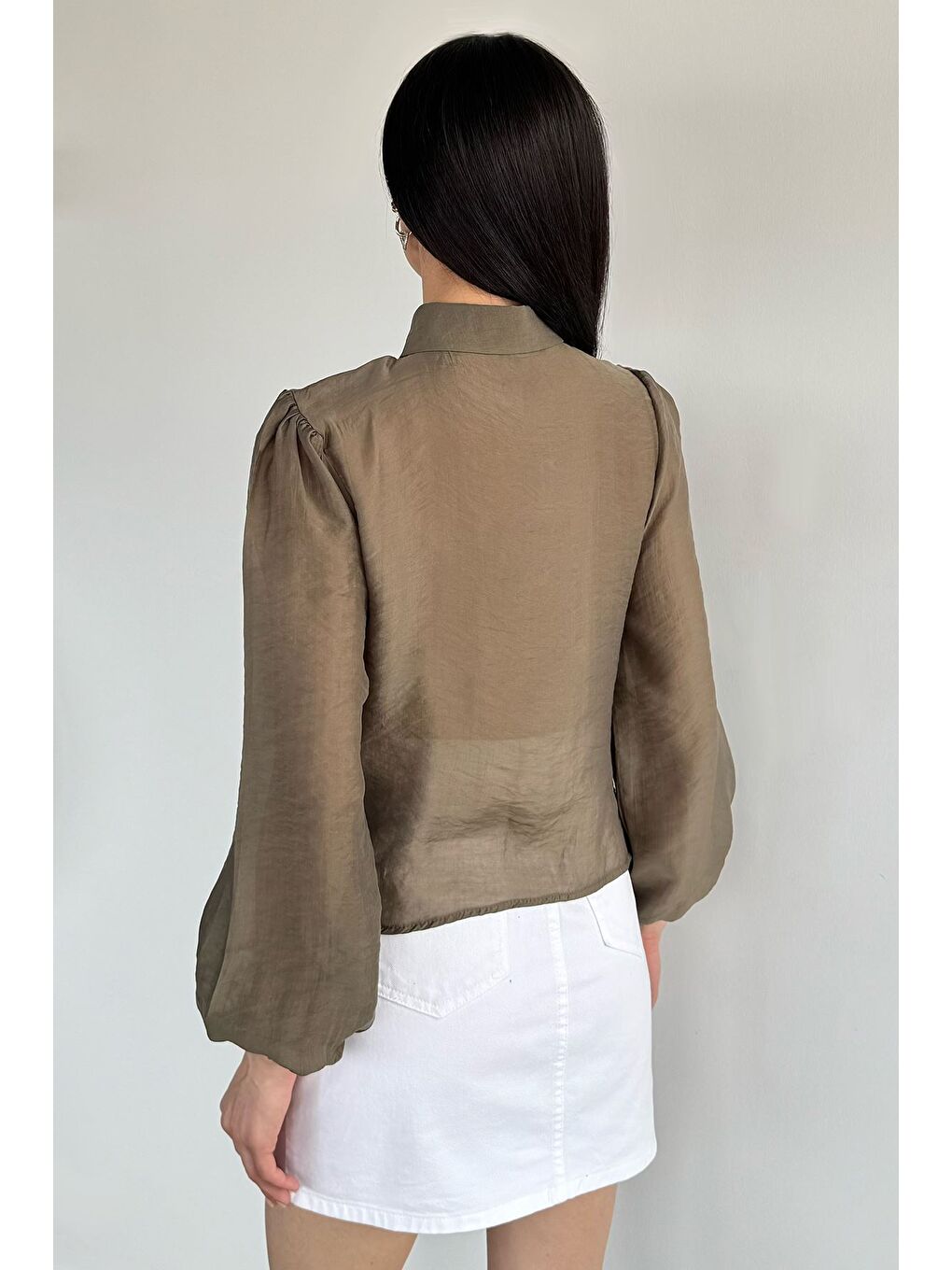 Haki Kadın Degaje Yaka Broş Detaylı Bluz-3