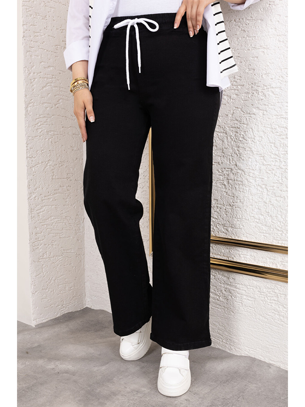 Bol Paça Beli Lastikli Jean Pantolon TSD250106 Siyah-2