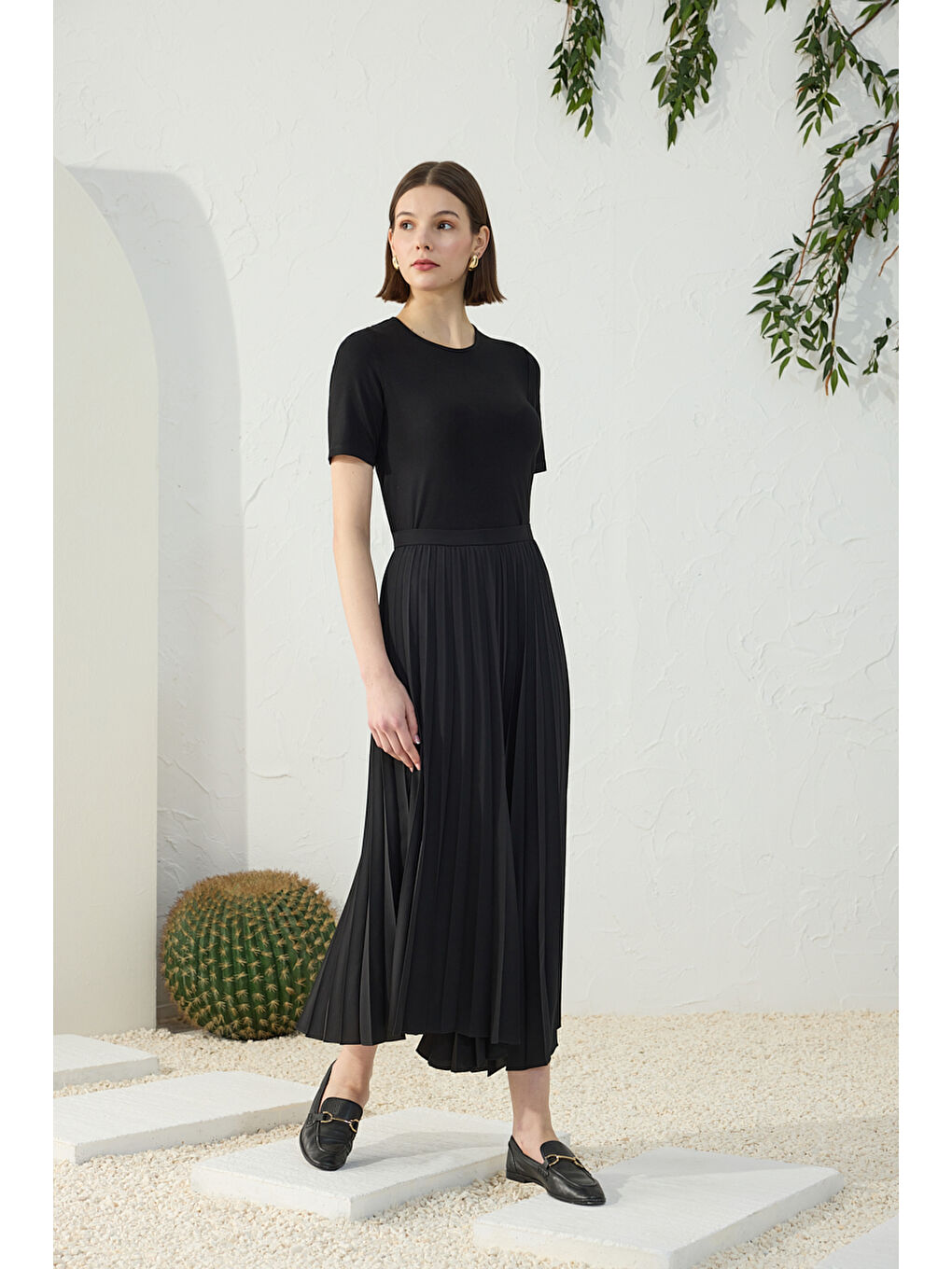 Siyah Asimetrik Piliseli Etek-4