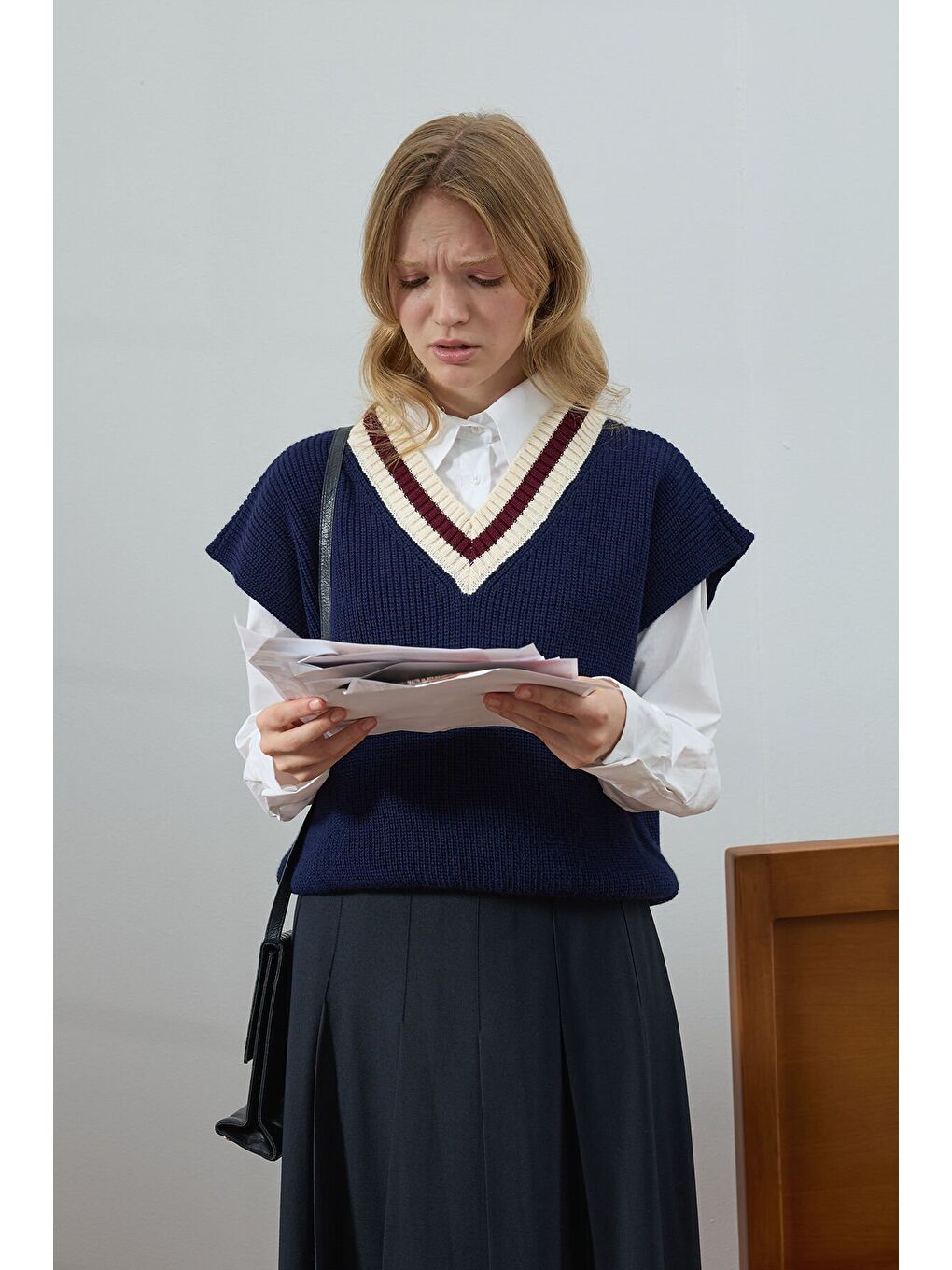 Lacivert V Yaka Süveter-1