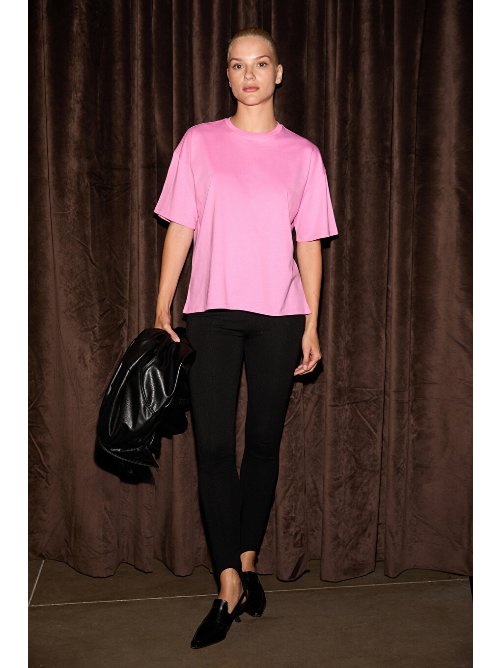 Pembe LAGERTHA Kadın %100 organik Pamuklu Kalın Dokulu Oversize Fit Yuvarlak Yakalı PEMBE T-Shirt-1
