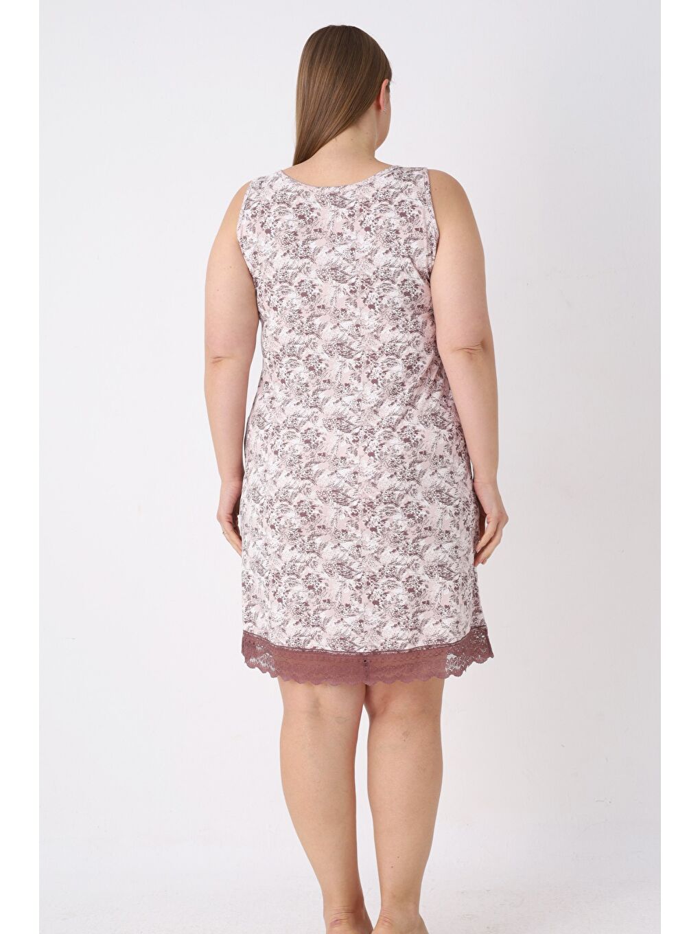 Pembe Kadın Büyük Beden Desenli Elastanlı V Yaka Dantelli Askılı Gecelik-4