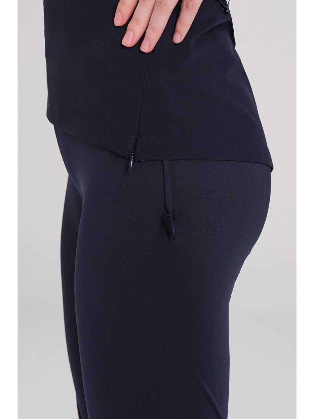 Esila Lacivert Kırmızı Kolu Desenli Jileli Tam Tesettür Mayo Üstü 2934-5