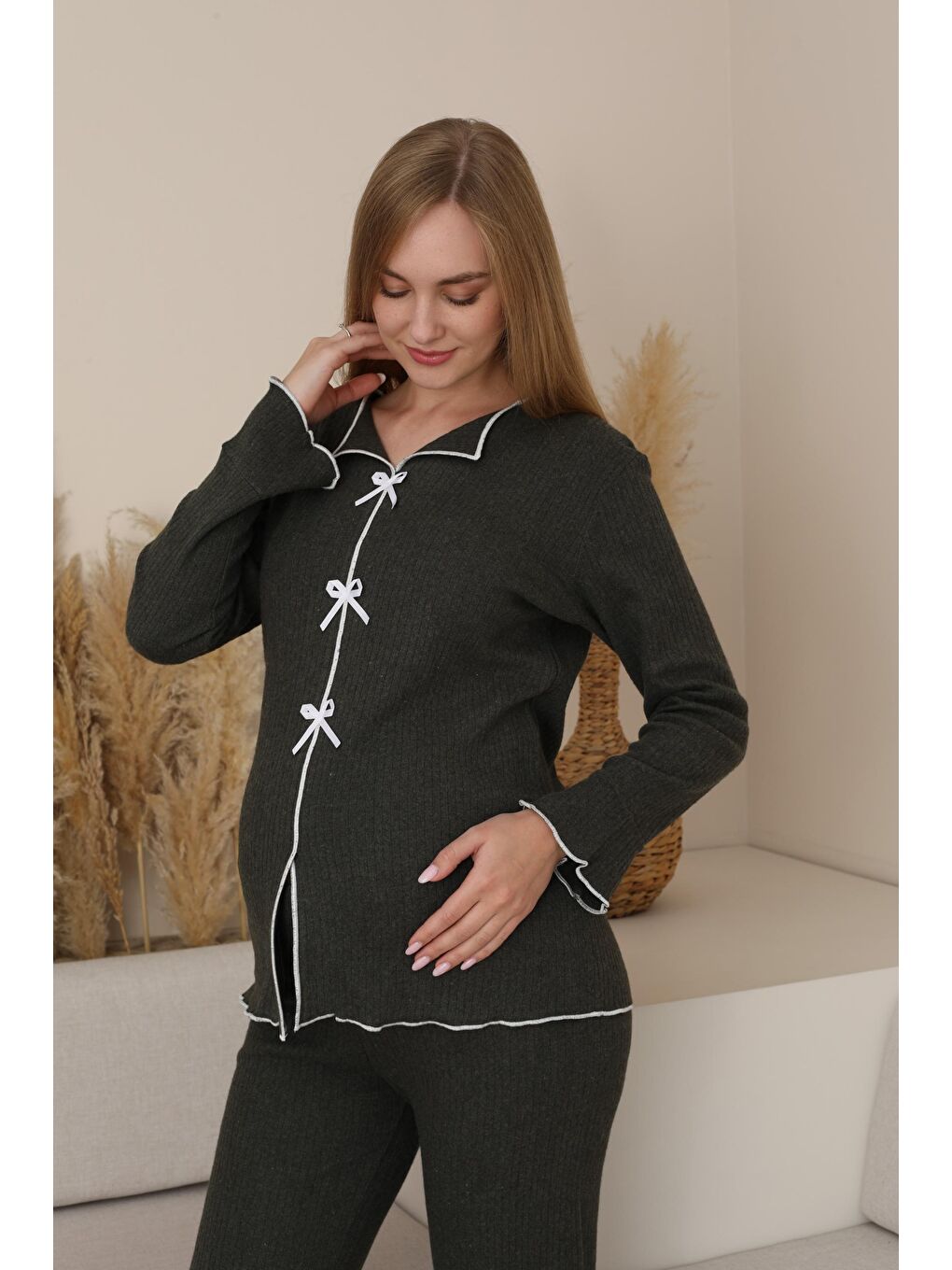 Haki Hamile ve Lohusa Uzun Kollu Yumoş Kumaş Fiyonklu Bel Ayarlı Pijama Takımı-3