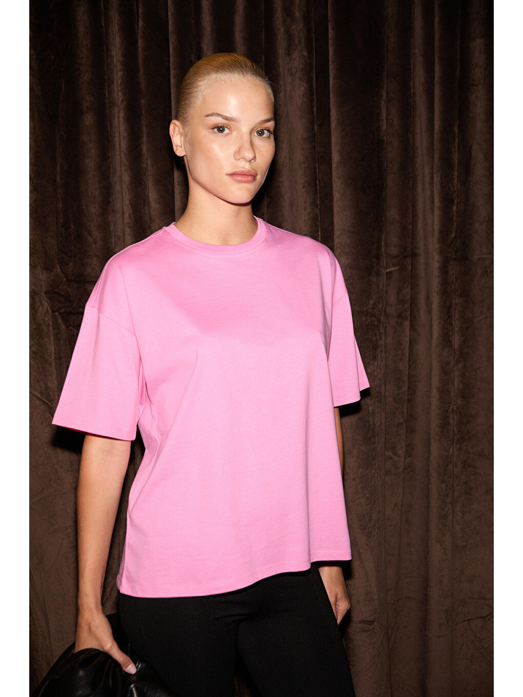 Pembe LAGERTHA Kadın %100 organik Pamuklu Kalın Dokulu Oversize Fit Yuvarlak Yakalı PEMBE T-Shirt-2