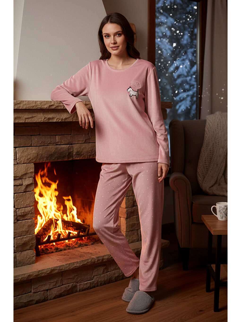 Pembe Kadın Desenli Kadife Kumaş Pijama Takımı 13313-2074 Pudra-1