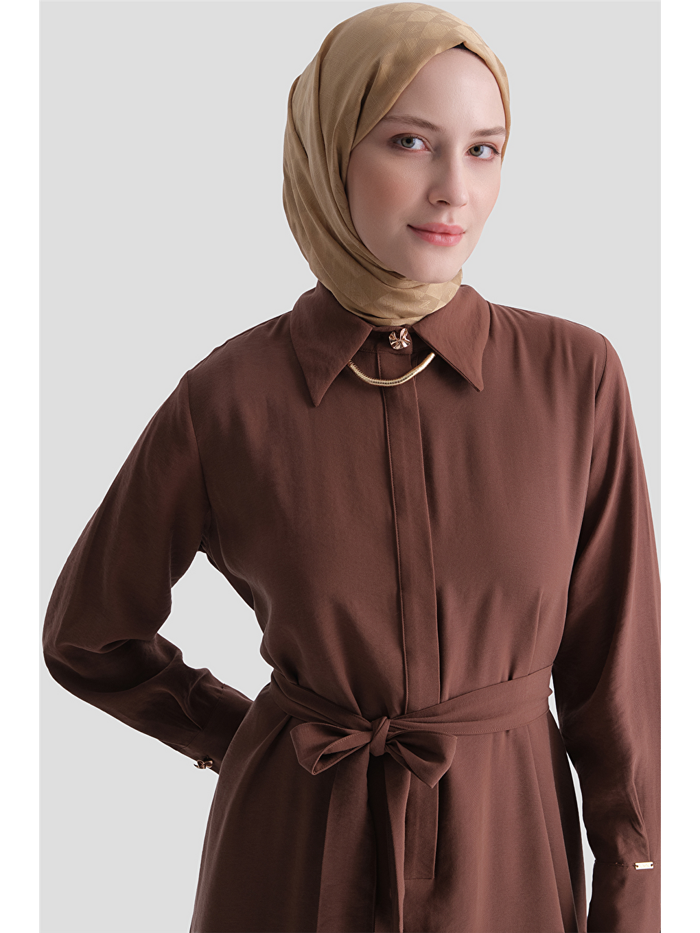 Kahverengi Aksesuar Detaylı Elbise Kahve-2