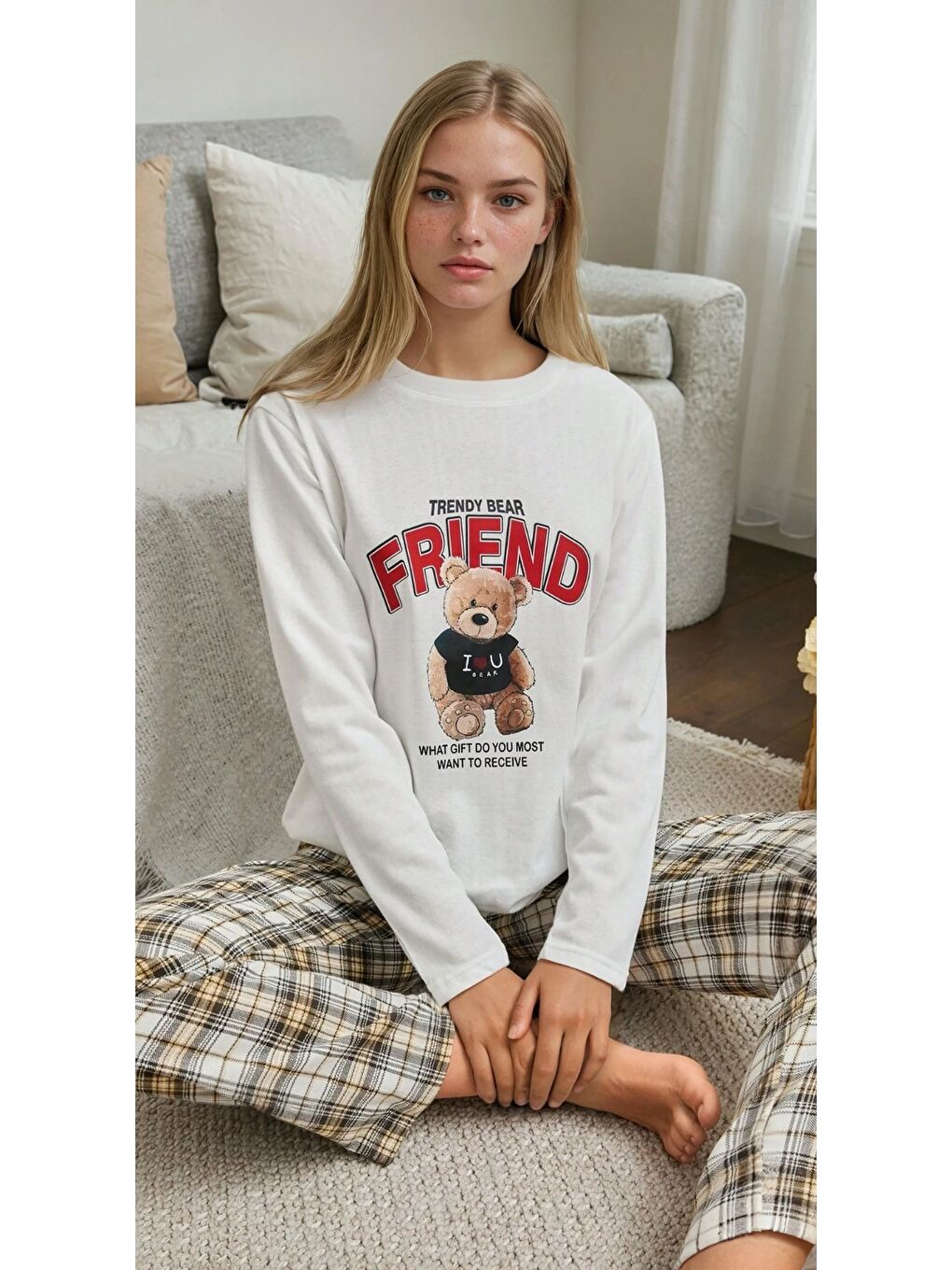 Beyaz Ayıcık Baskılı Kareli Alt Şardonlu Kadın Pijama Takımı