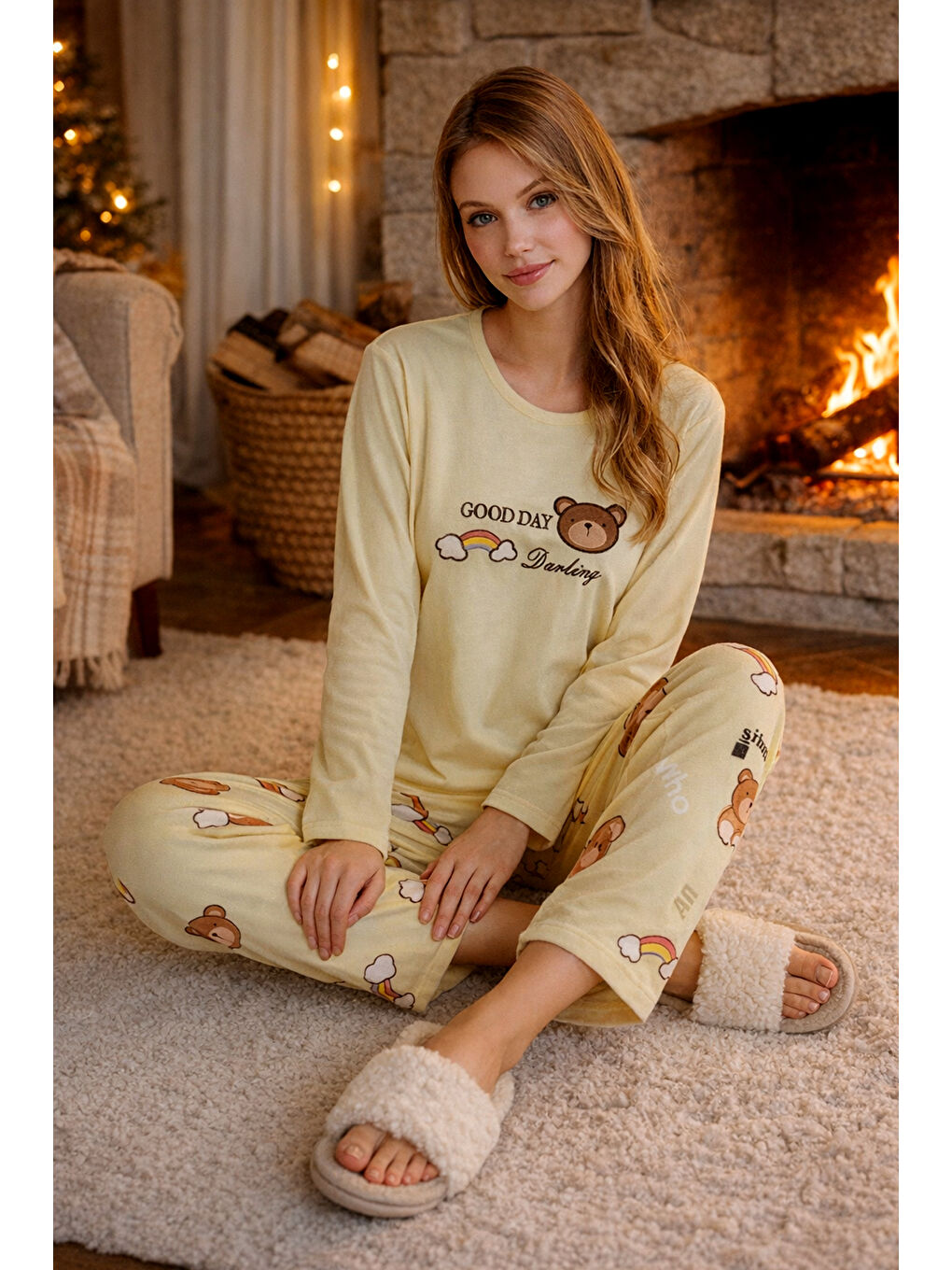 Kadın Desenli Kadife Kumaş Pijama Takımı 13313-2254 Sarı01