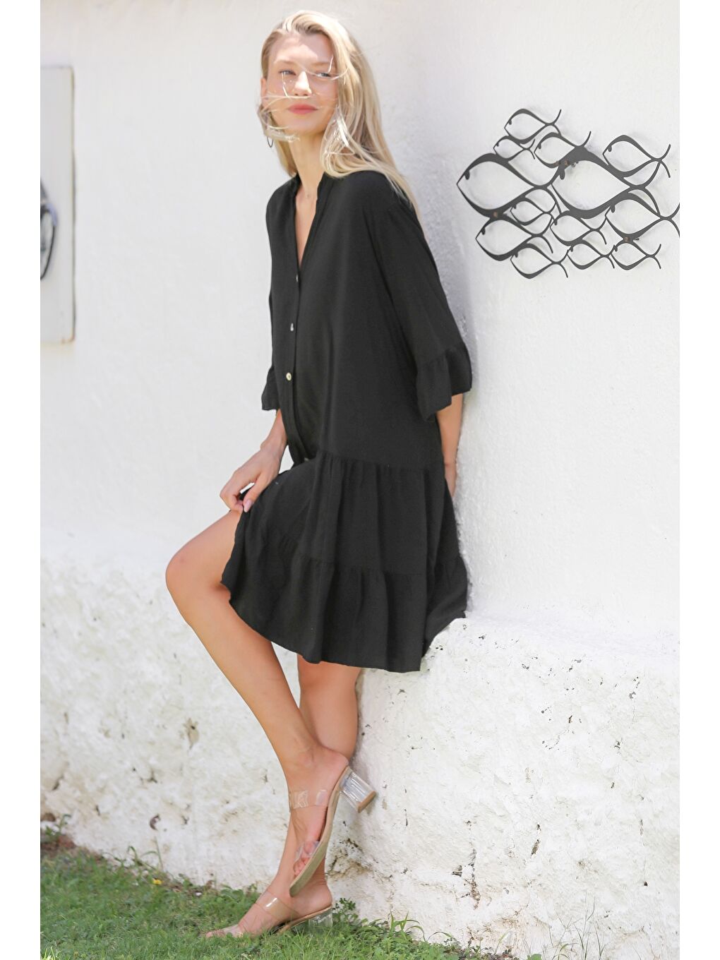 İtalyan Siyah Hakim Yaka Fırfırlı Kol Düğmeli Eteği Fırfırlı Dokuma Casual Elbise-2