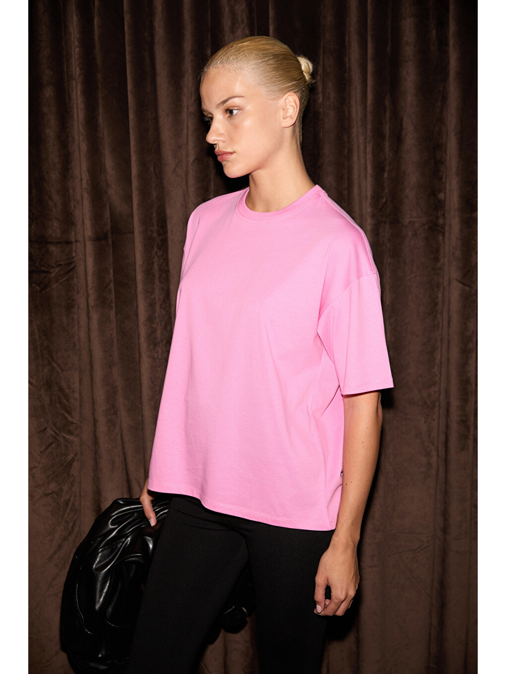 Pembe LAGERTHA Kadın %100 organik Pamuklu Kalın Dokulu Oversize Fit Yuvarlak Yakalı PEMBE T-Shirt-3