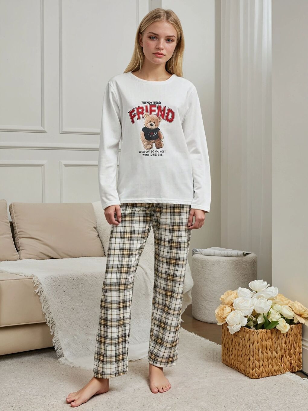 Beyaz Ayıcık Baskılı Kareli Alt Şardonlu Kadın Pijama Takımı-1