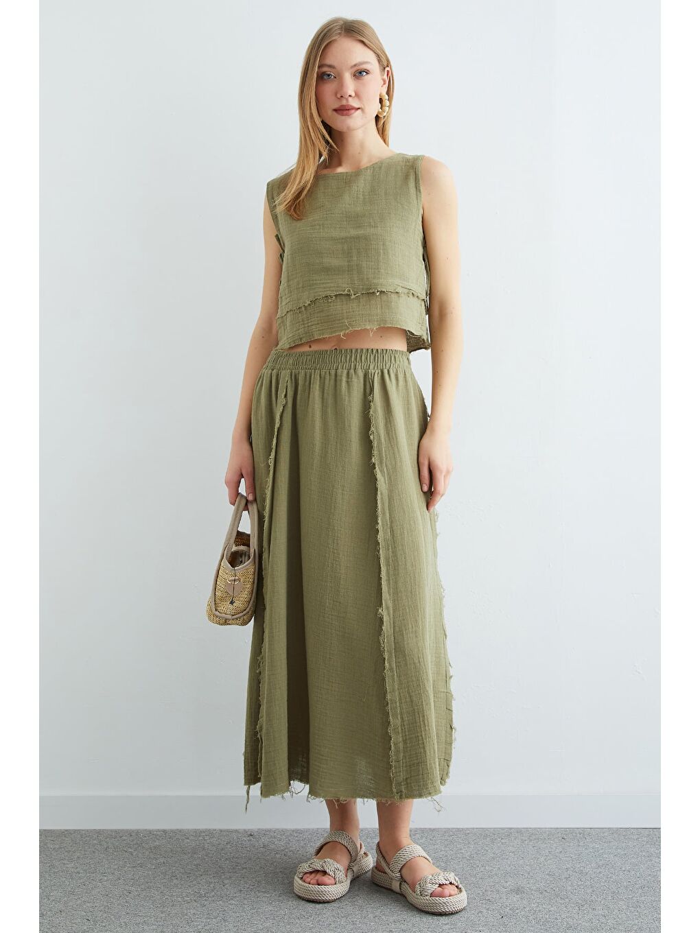 Yeşil Beli Lastikli Püsküllü Etekli Müslin 2 Li Takım-1