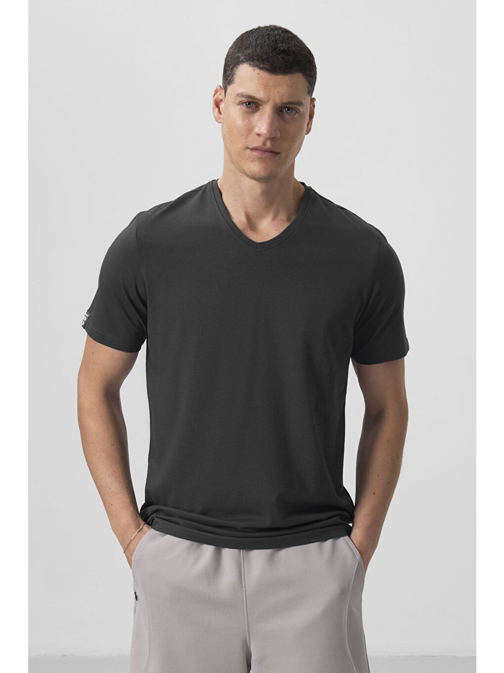Antrasit Basic Kısa Kol Standart Kalıp V Yaka Erkek T-Shirt - 87912-2