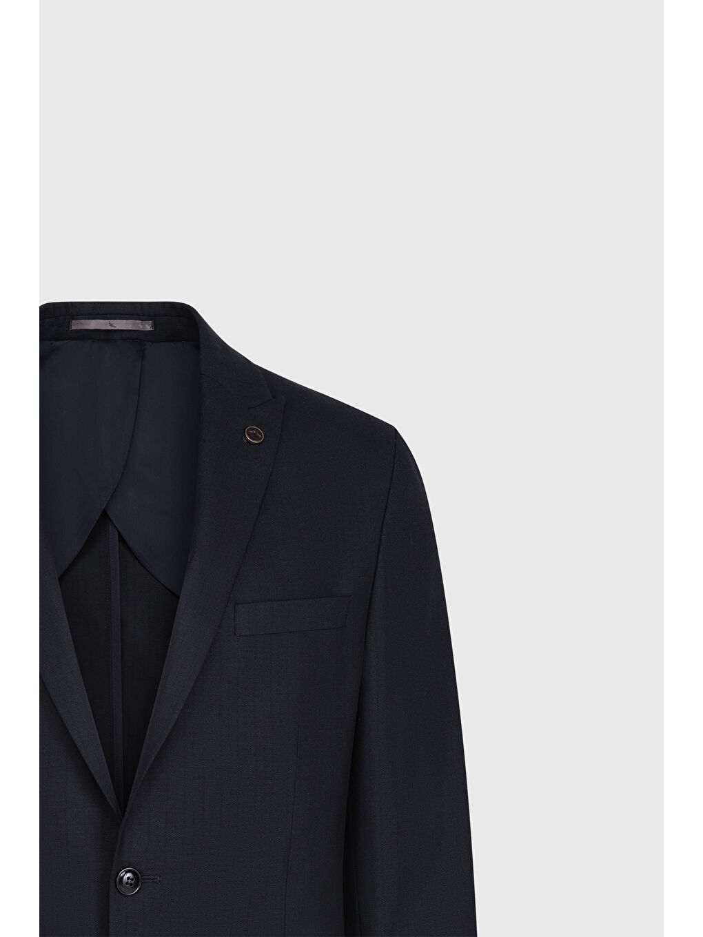 Erkek Koyu Lacivert Slim Fit Dar Kesim Kırlangıç Yaka Kapak Cepli Yün Takım Elbise-9