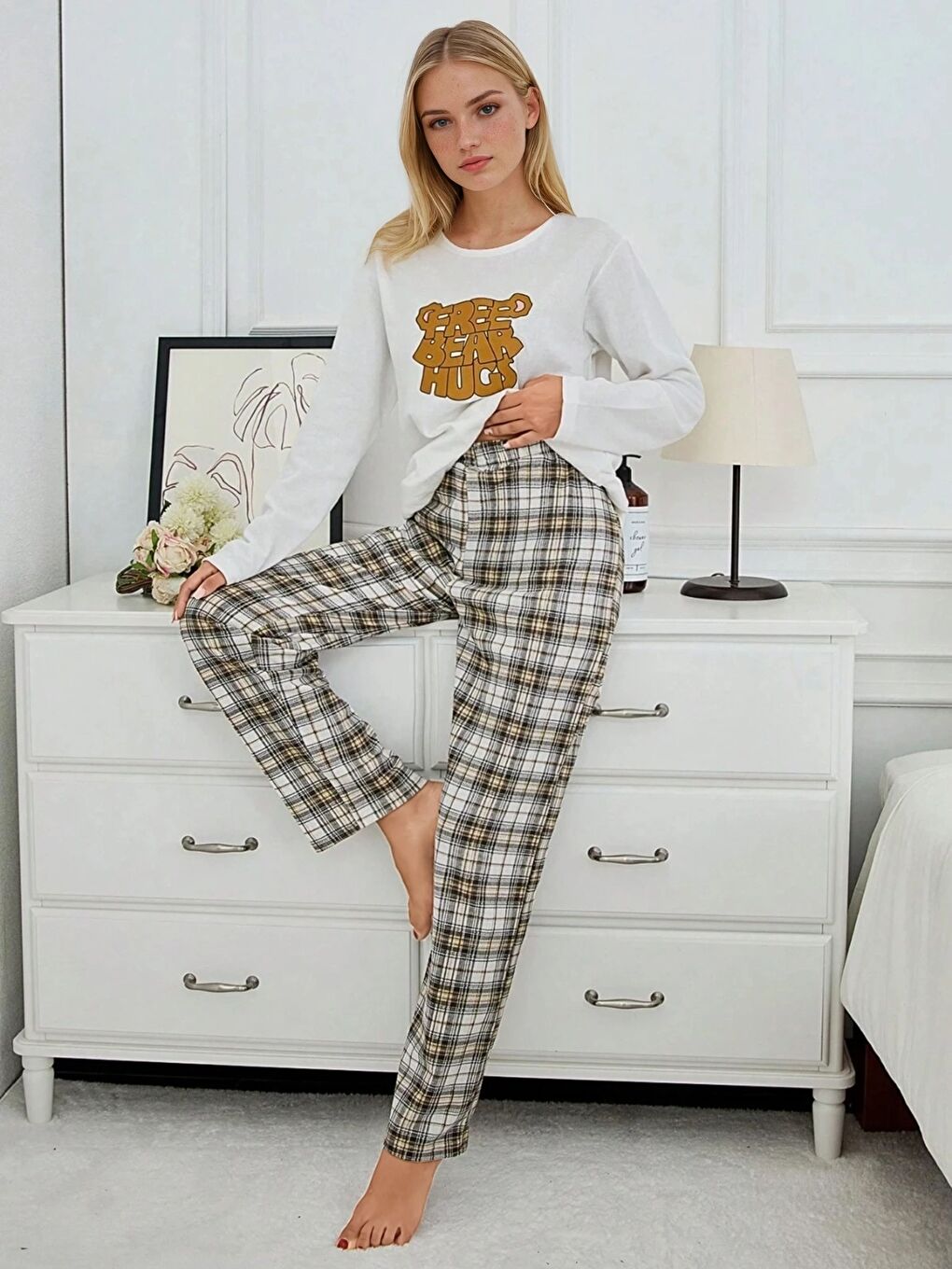 Beyaz Free Bear Hugs Baskılı Kareli Kadın Pijama Takımı-2