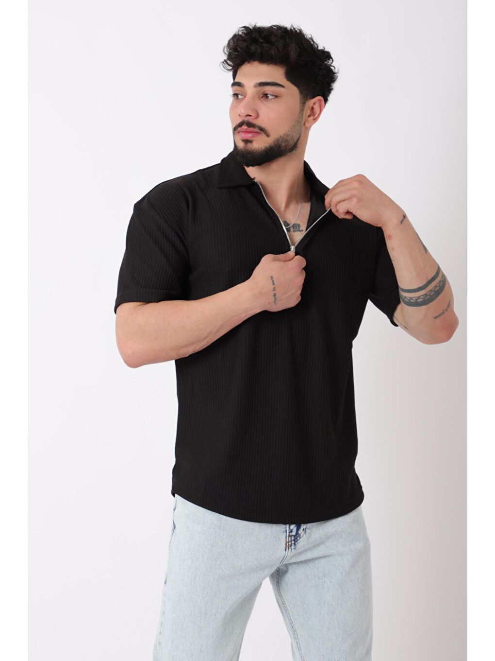 Siyah Çizgili Yakalı Yarım Fermuar Oversize Tişört STU-2473_30464-1