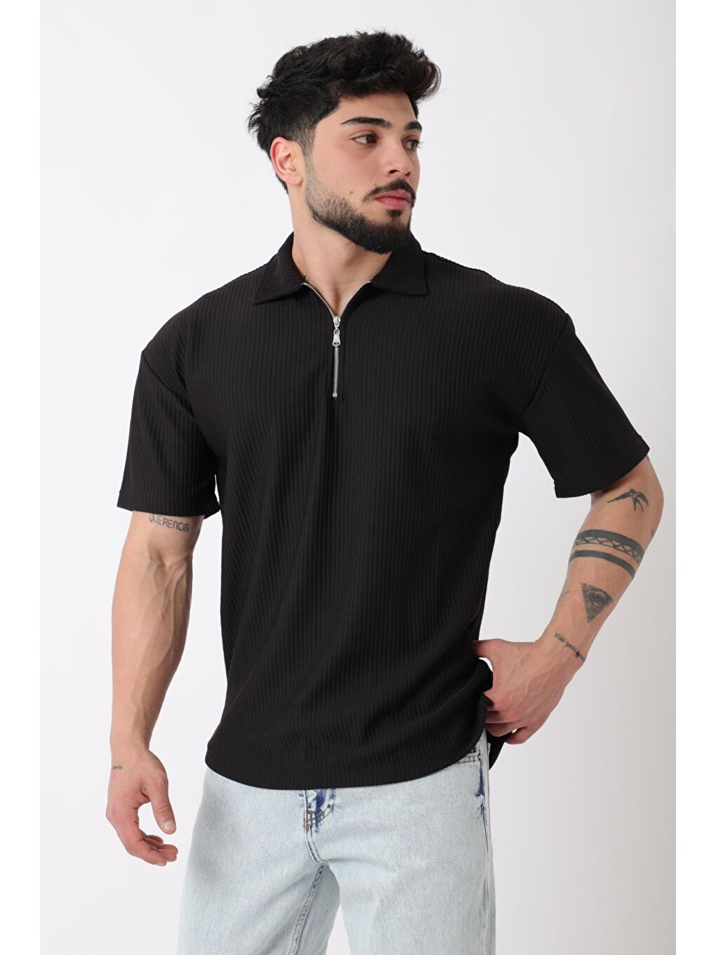 Siyah Çizgili Yakalı Yarım Fermuar Oversize Tişört STU-2473_30464-2