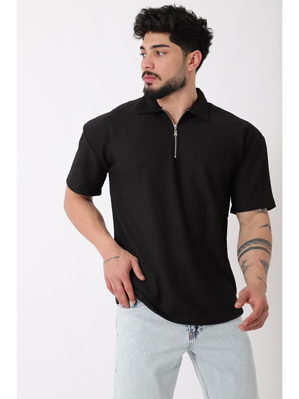 Siyah Çizgili Yakalı Yarım Fermuar Oversize Tişört STU-2473_30464-3