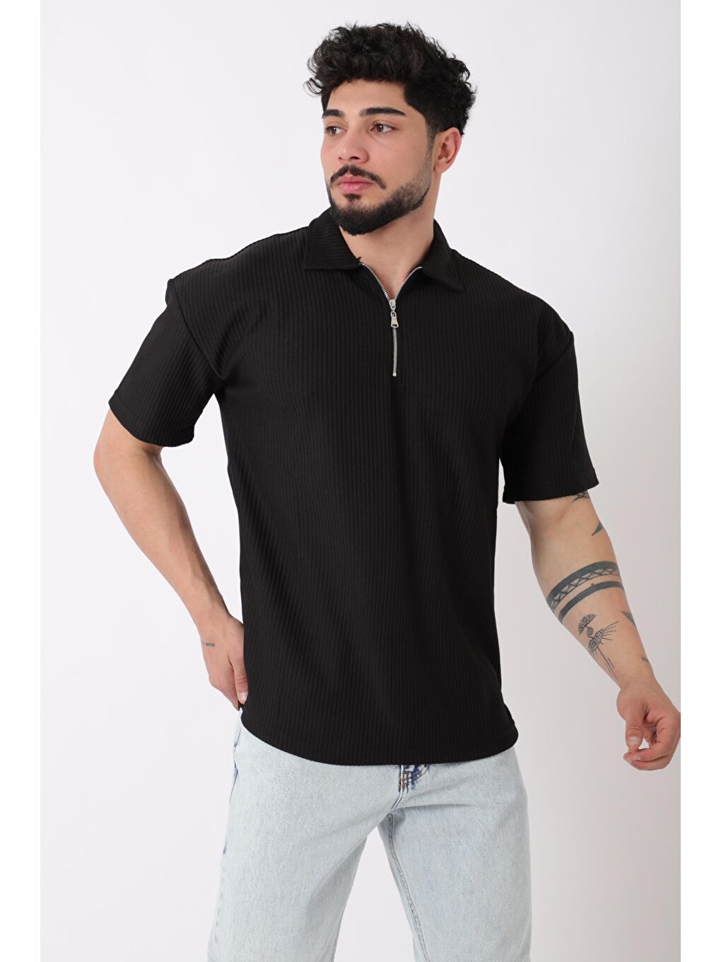 Siyah Çizgili Yakalı Yarım Fermuar Oversize Tişört STU-2473_30464-5