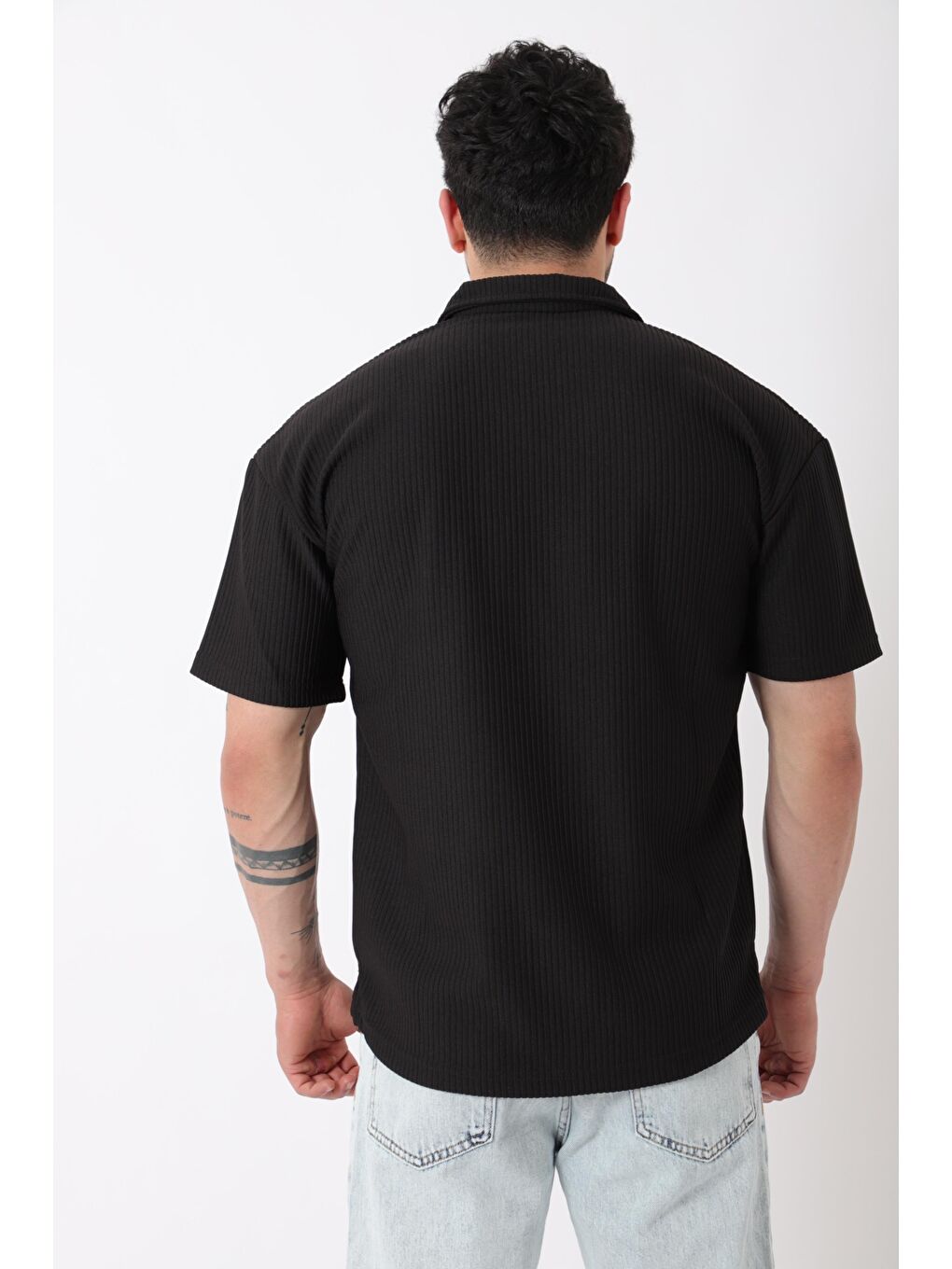 Siyah Çizgili Yakalı Yarım Fermuar Oversize Tişört STU-2473_30464-6