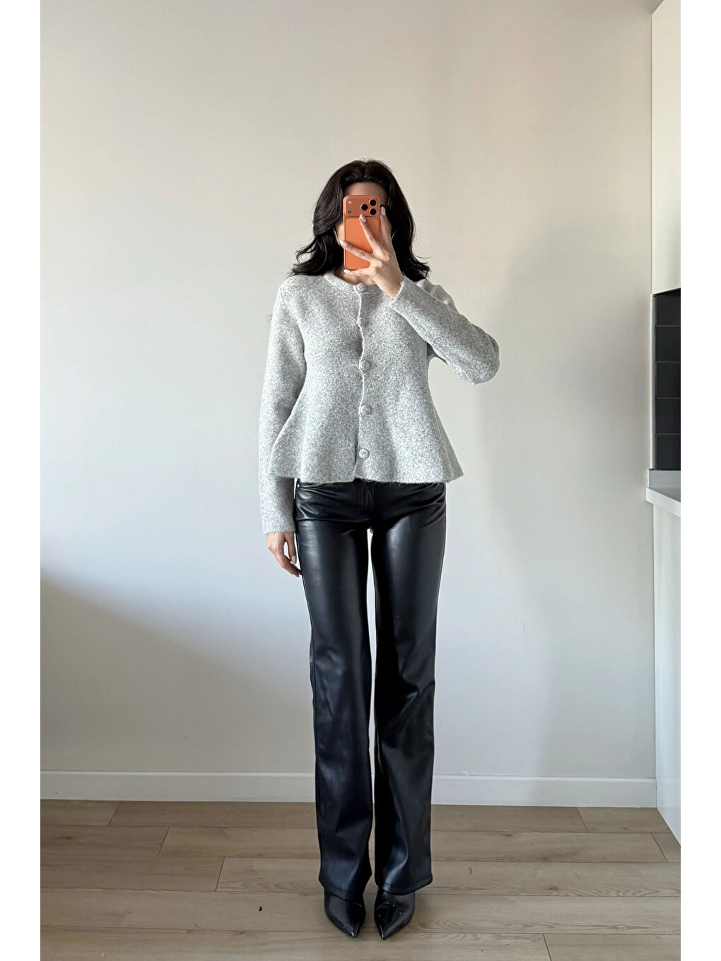 Kadın Gri Eteği Volanlı Triko Hırka 1014-2525-2