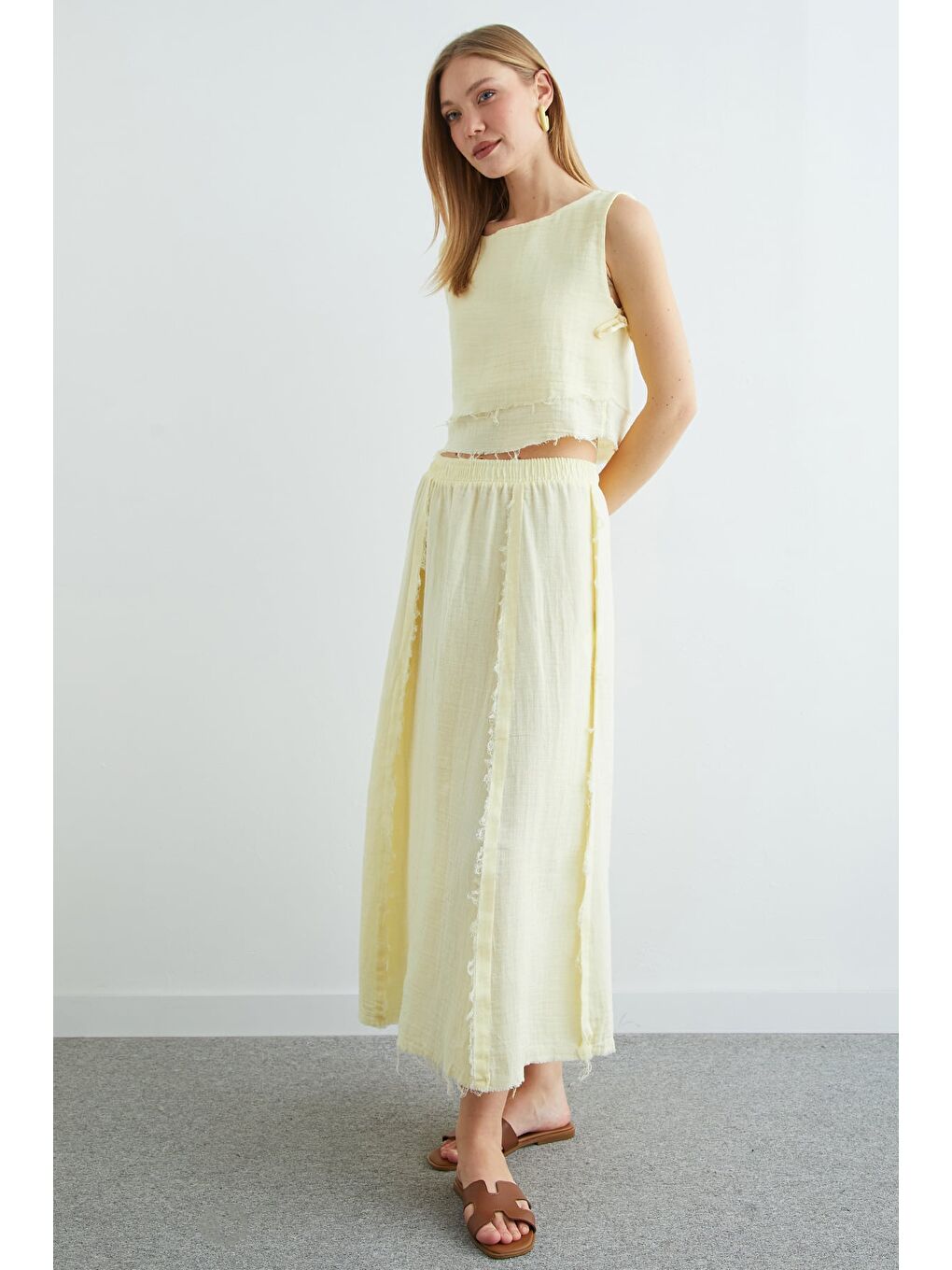 Sarı Beli Lastikli Püsküllü Etekli Müslin 2 Li Takım-3