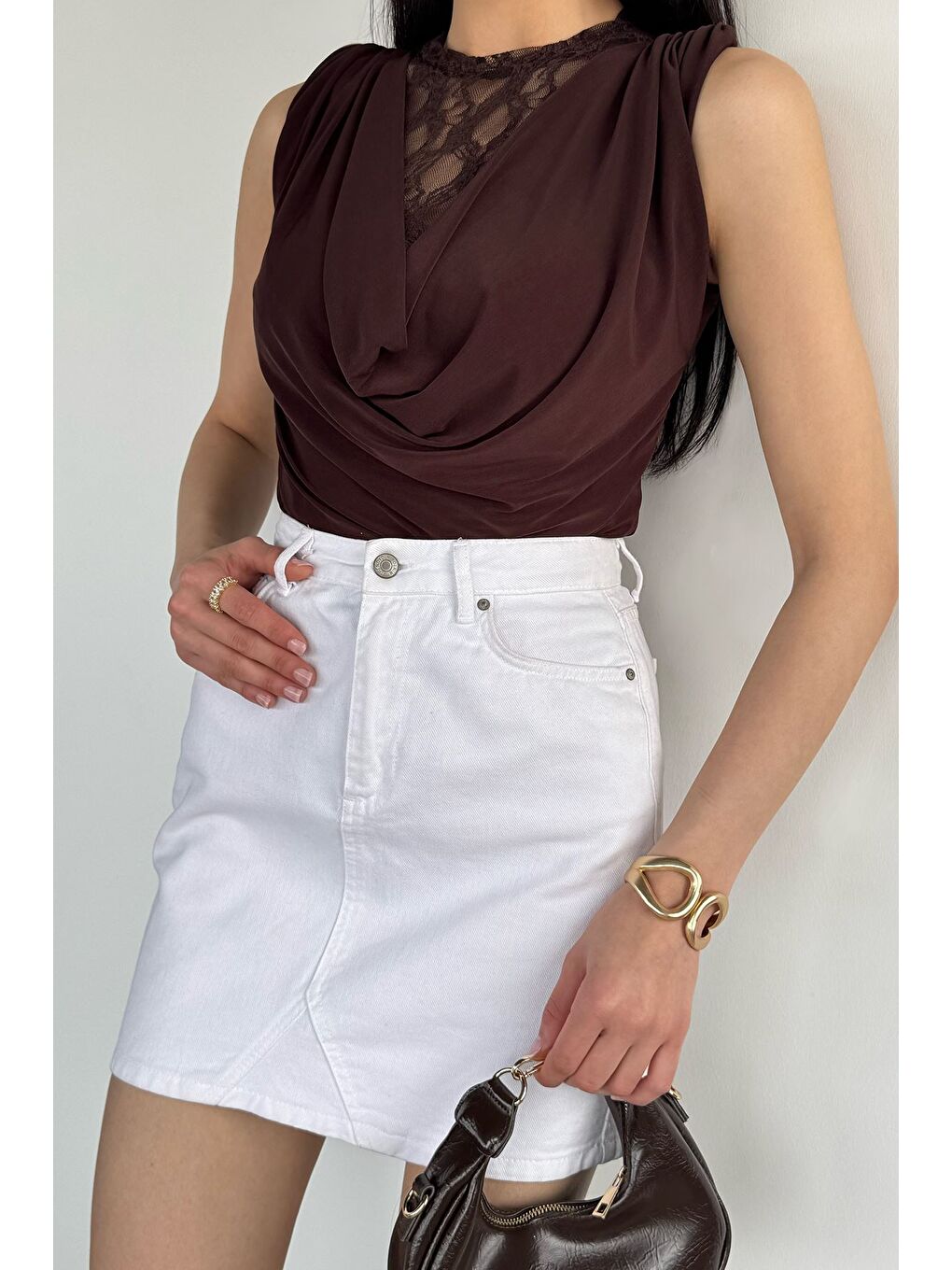 Kahverengi Kadın İç Dantel Detaylı Degaje Yaka Bluz-1